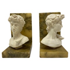 Ensemble de serre-livres vintage en marbre albâtre Hellenistic Bust, Italie