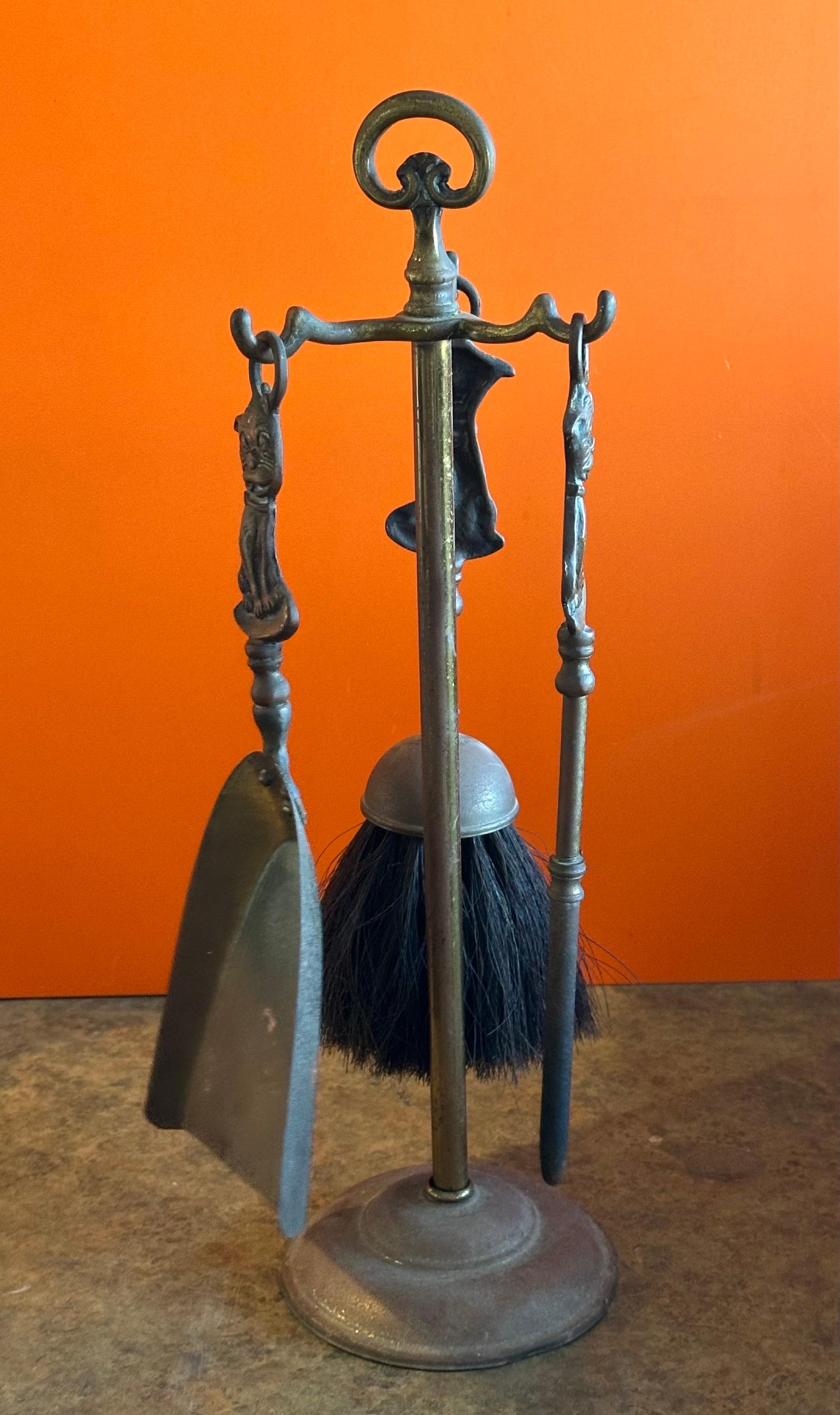 English Set of Vintage Brass Fireplace Tools with 