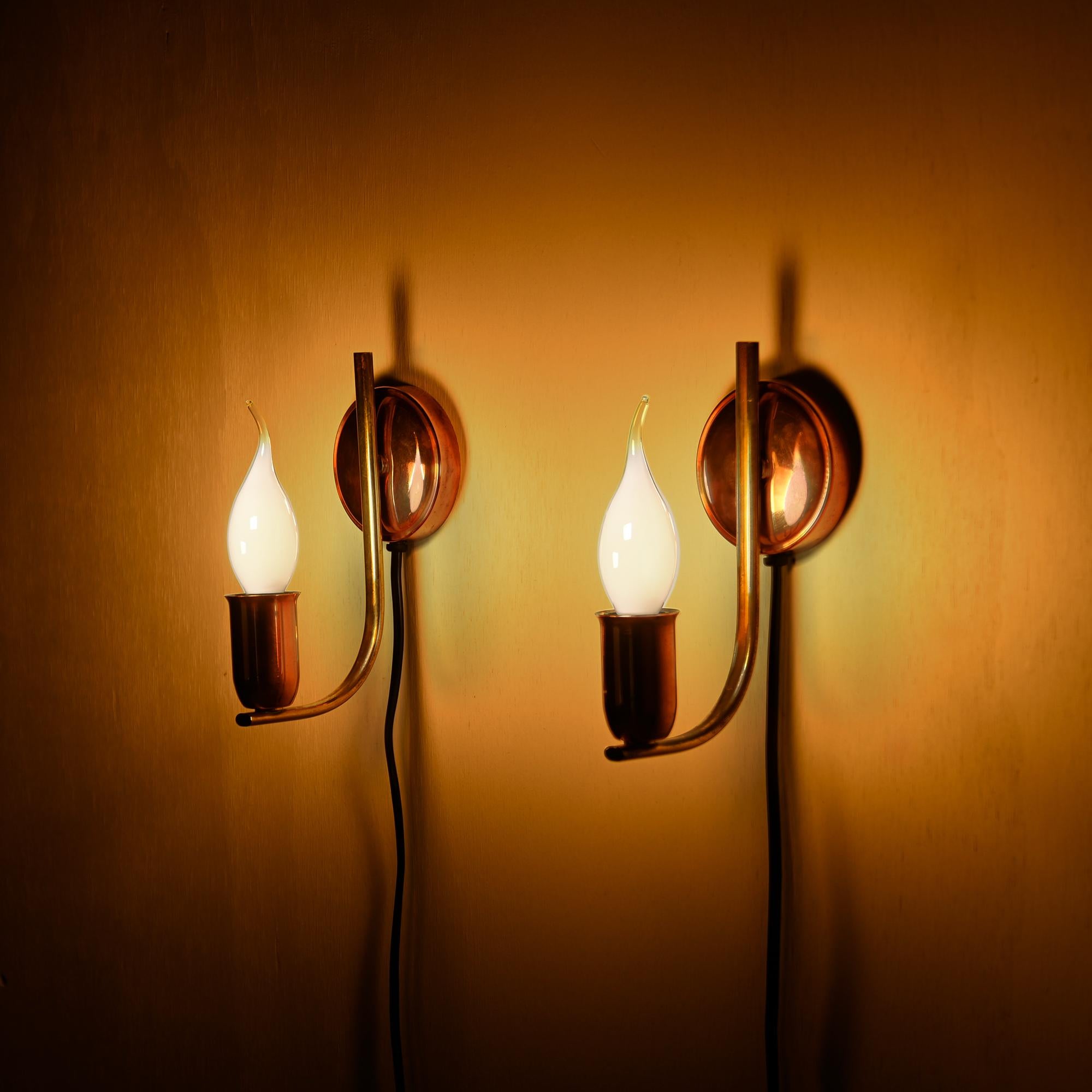 Set of vintage Danish Modern Brass and Copper Wall Sconces, 1950's In Good Condition For Sale In Amsterdam, NL