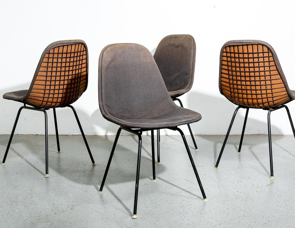 Mid-Century Modern Set of Vintage Eames DKX Dining Chairs For Sale