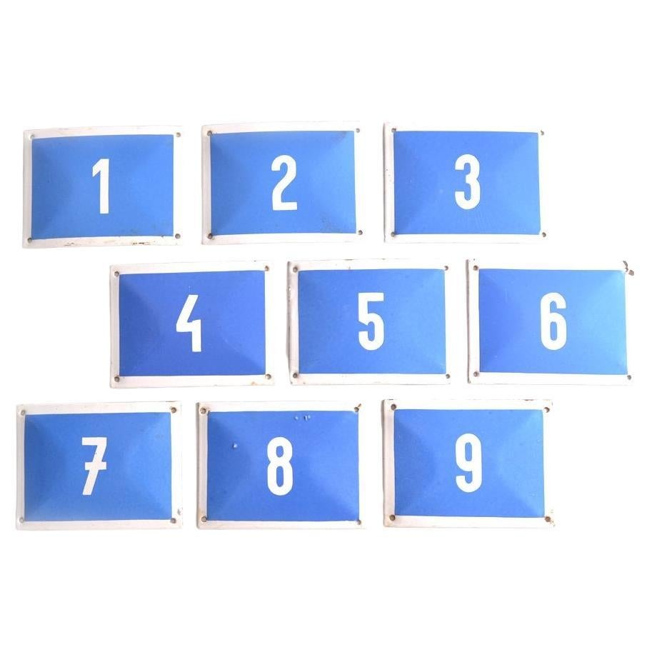 Set di targhette con numeri blu smaltati vintage, Cecoslovacchia, anni '50