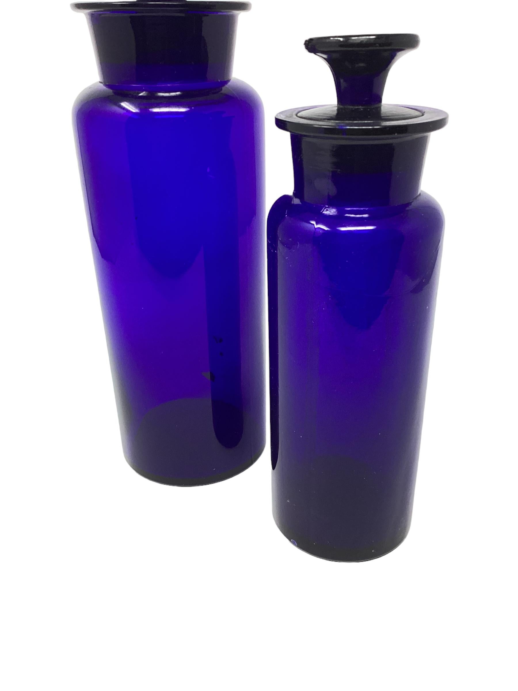 Set of Vintage English Cobalt Blue Apothecary Jars  In Good Condition For Sale In Chapel Hill, NC
