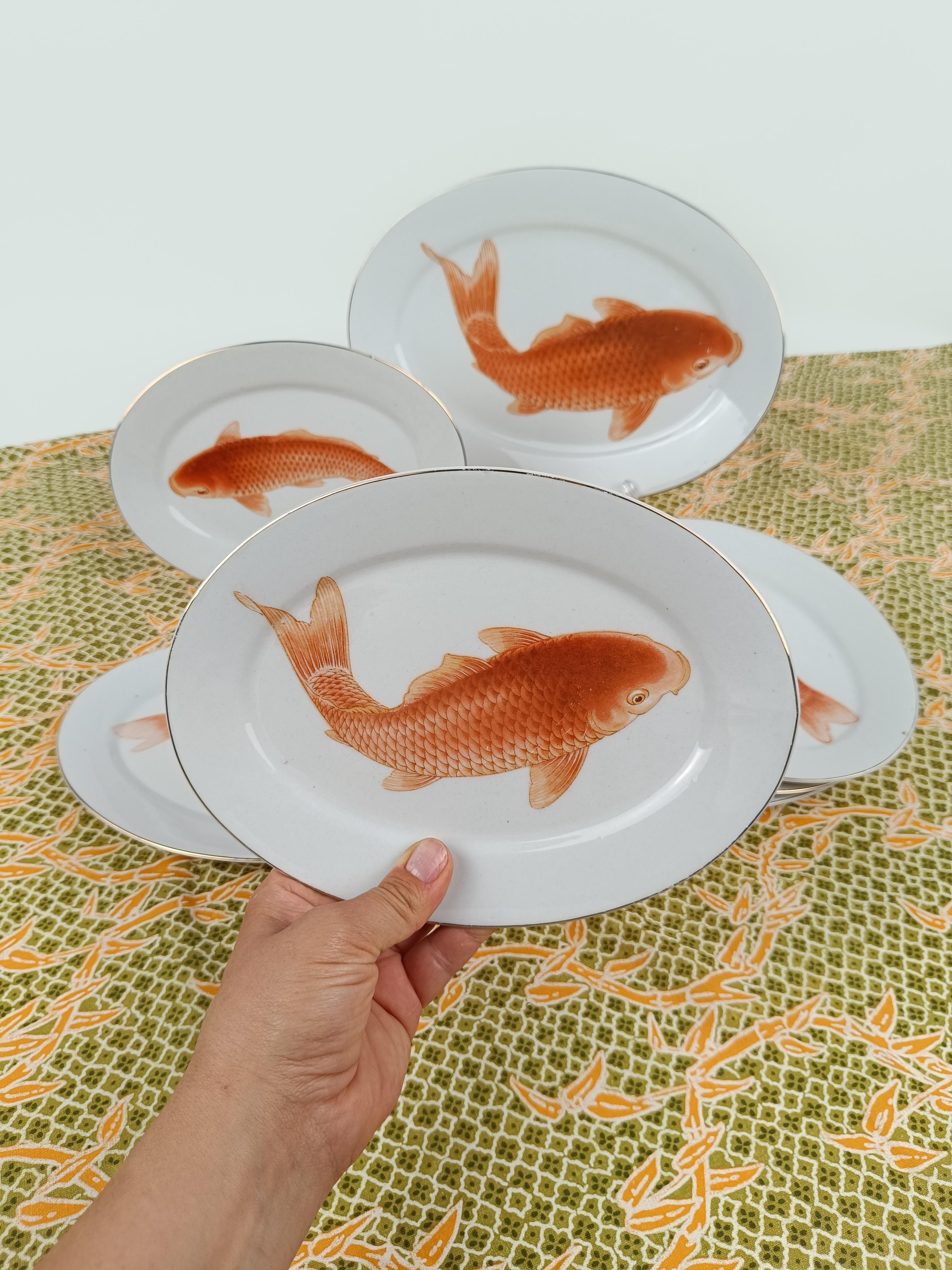 Mid-20th Century Set of Vintage Fish Service Plates in Bavarian Porcelain with Japanese decor For Sale