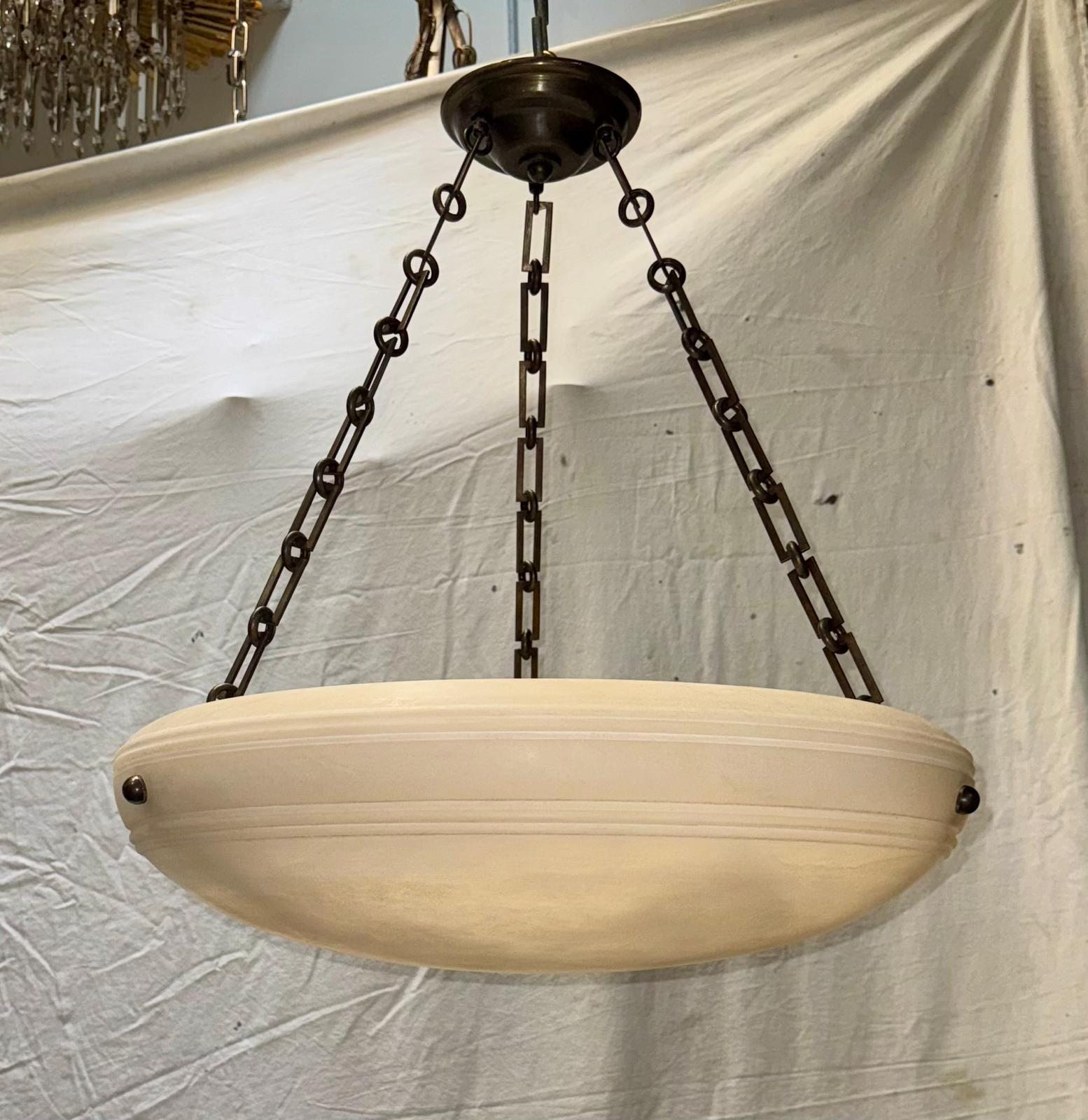 Metà XX secolo Set di ciondoli in alabastro francese vintage, venduti singolarmente in vendita