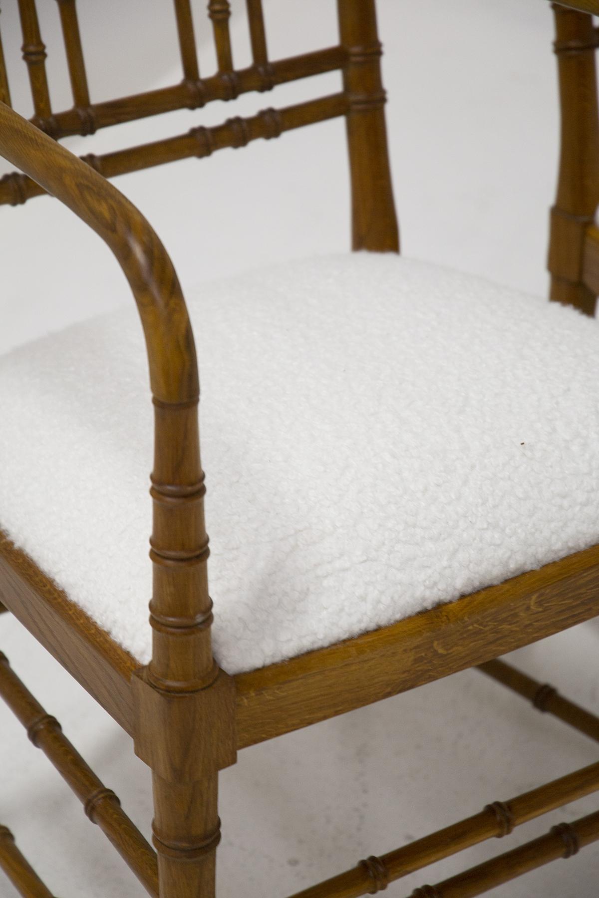 Set of vintage French chairs in wood designed in the 60's, of fine French manufacture. The chairs have been reupholstered in white bouclé fabric.
The chairs have a very fine, carved light wood support frame. There are 4 legs and they have hard,