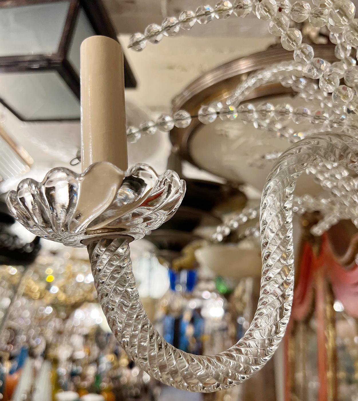 Metallo Un lampadario di cristallo francese in vendita