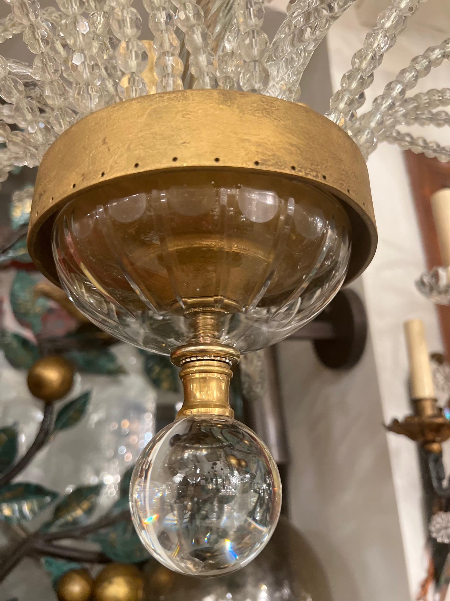 Un lampadario di cristallo francese in vendita 1