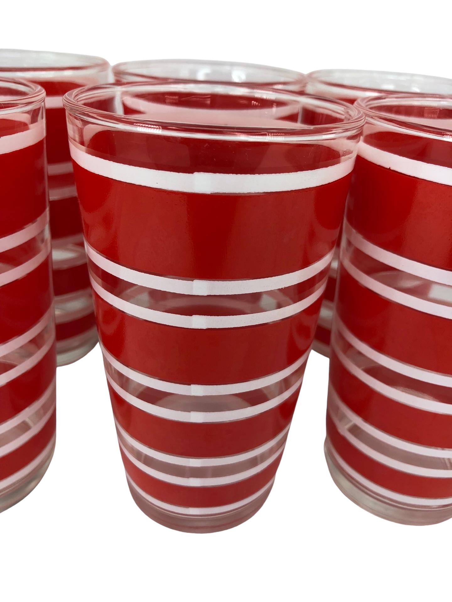 Set of Vintage Hazel-Atlas Red and White Banded High Ball Glasses in Metal Caddy For Sale 1