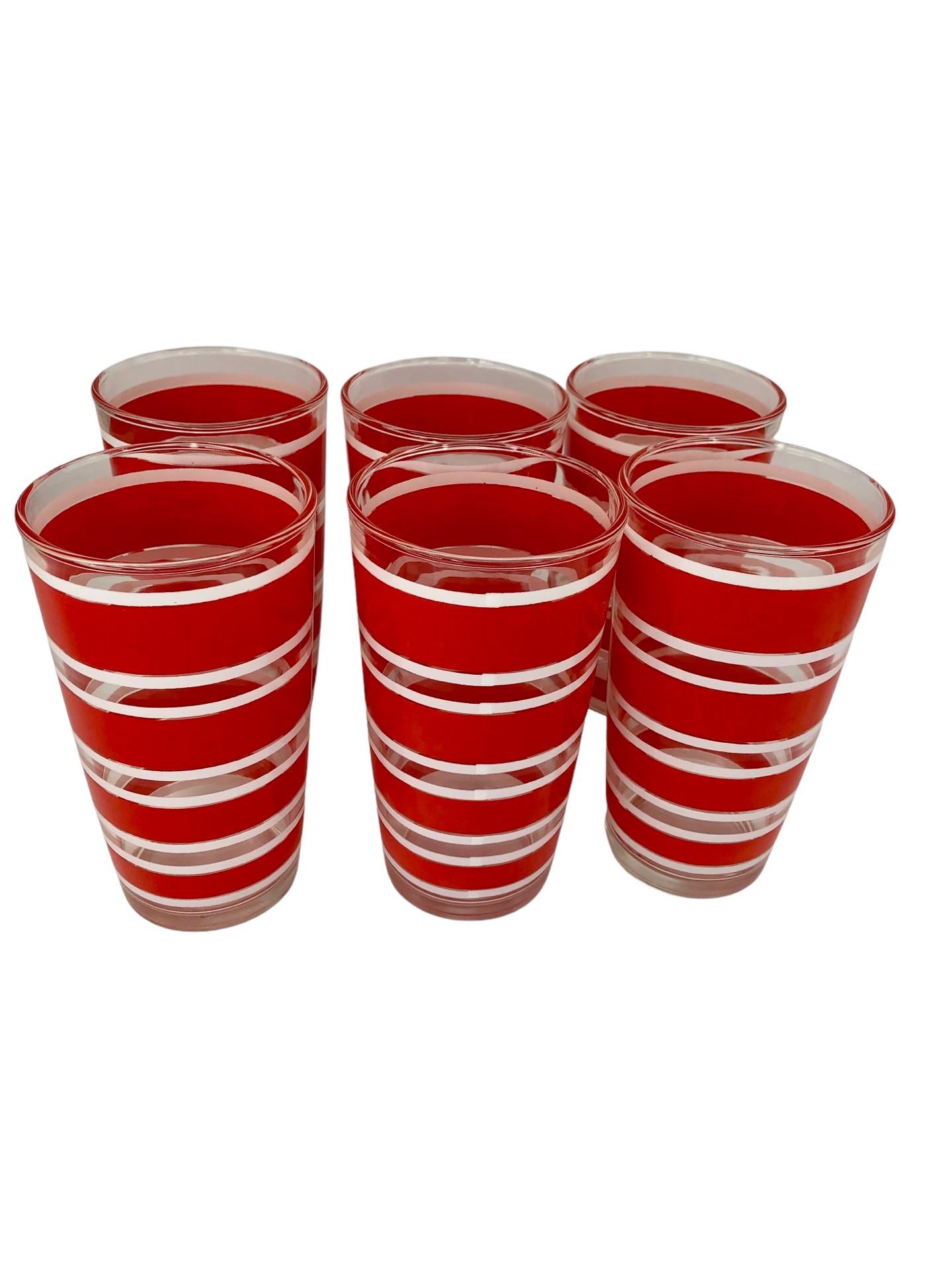 Set of Vintage Hazel-Atlas Red and White Banded High Ball Glasses in Metal Caddy For Sale 2