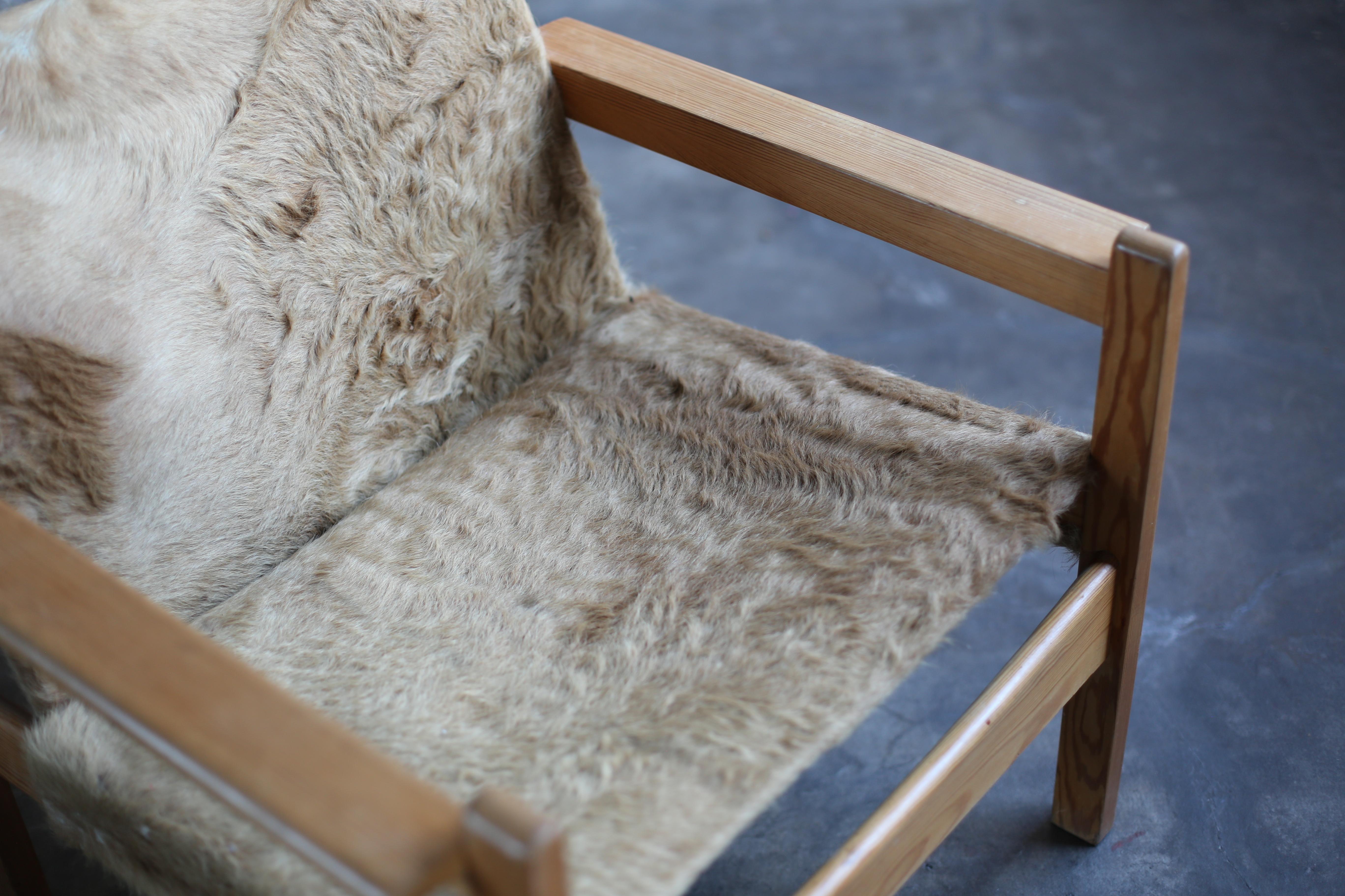 Set of Vintage Lounge Chairs with Fur Fabric In Good Condition In Sammu-shi, Chiba