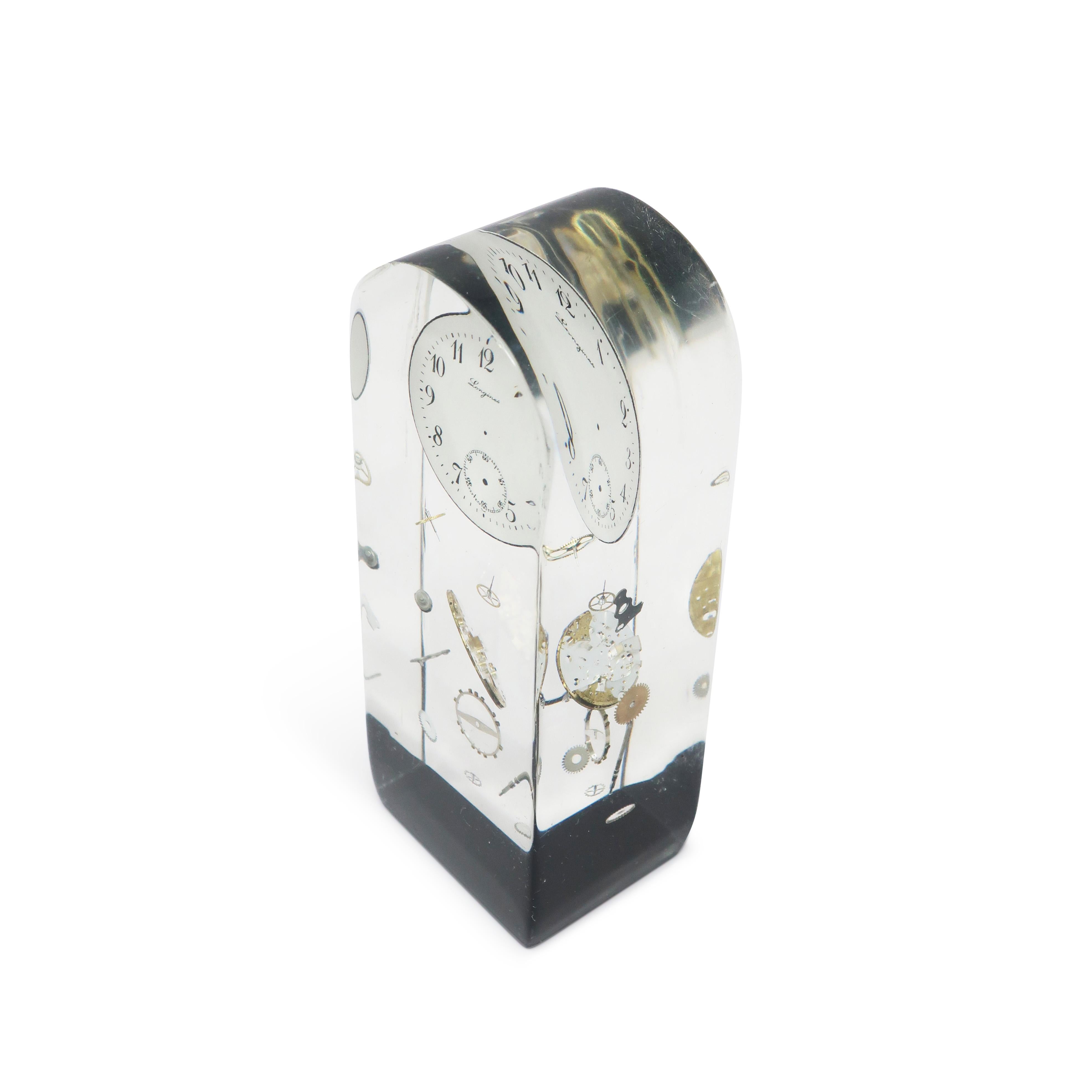 Ensemble de presse-papiers vintage encastrés en lucite en vente 1