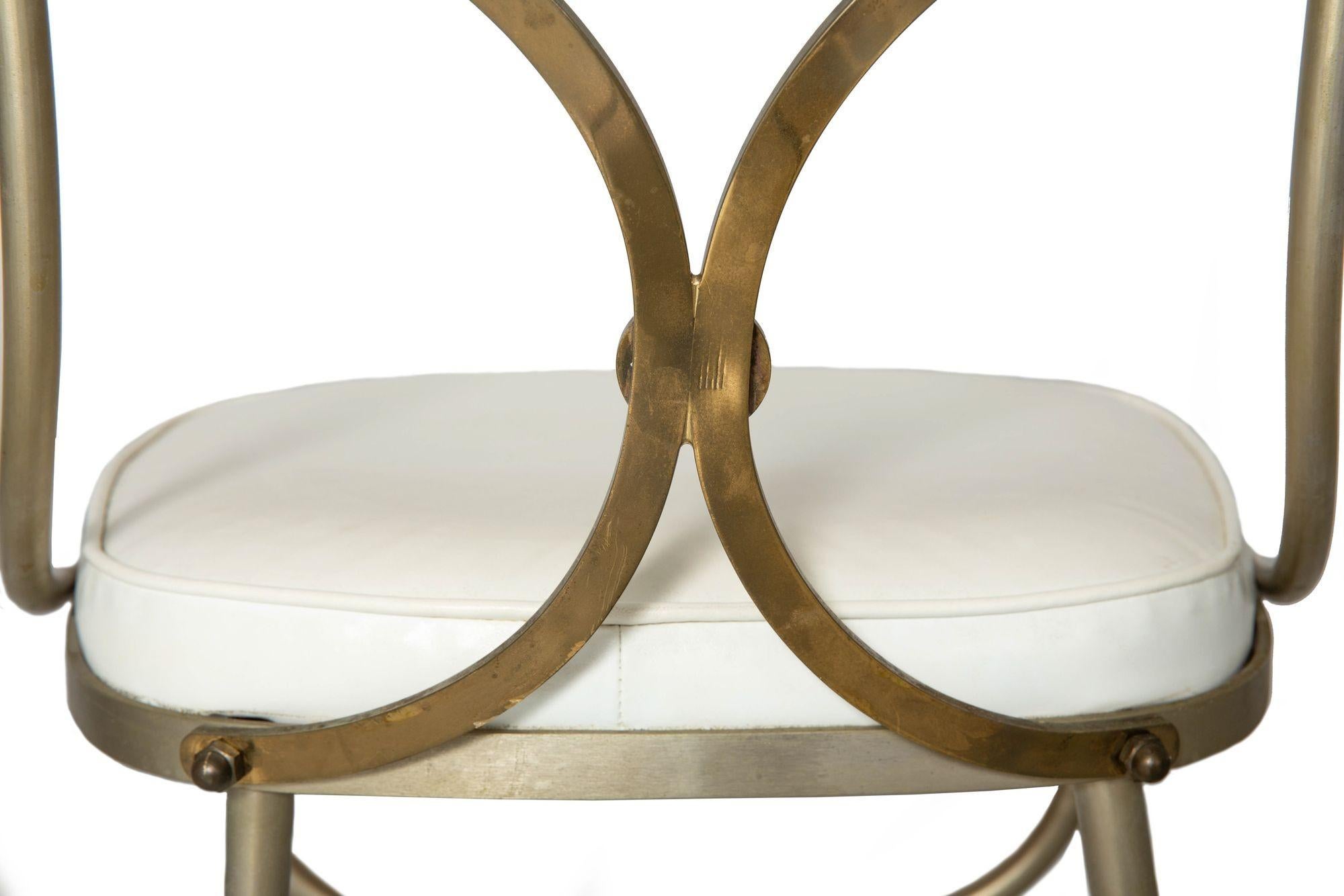 Ensemble de chaises de salle à manger en acier et laiton du milieu du siècle, probablement Maison Jansen en vente 8