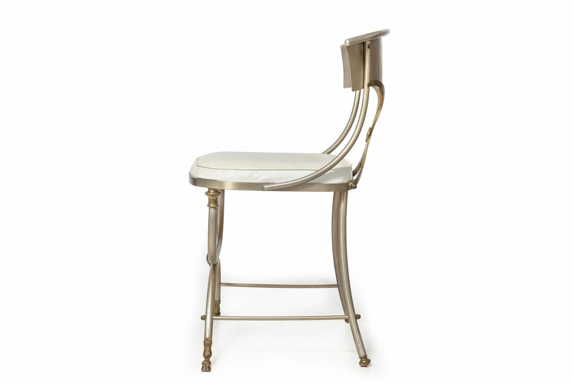 Ensemble de chaises de salle à manger en acier et laiton du milieu du siècle, probablement Maison Jansen en vente 10