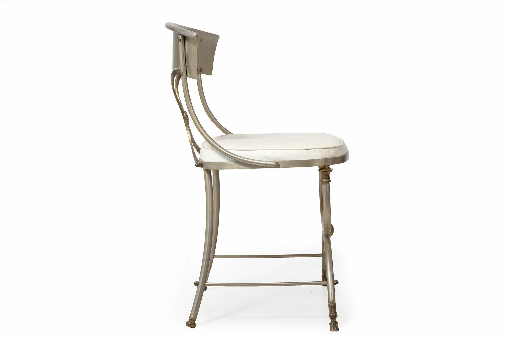 Ensemble de chaises de salle à manger en acier et laiton du milieu du siècle, probablement Maison Jansen en vente 12
