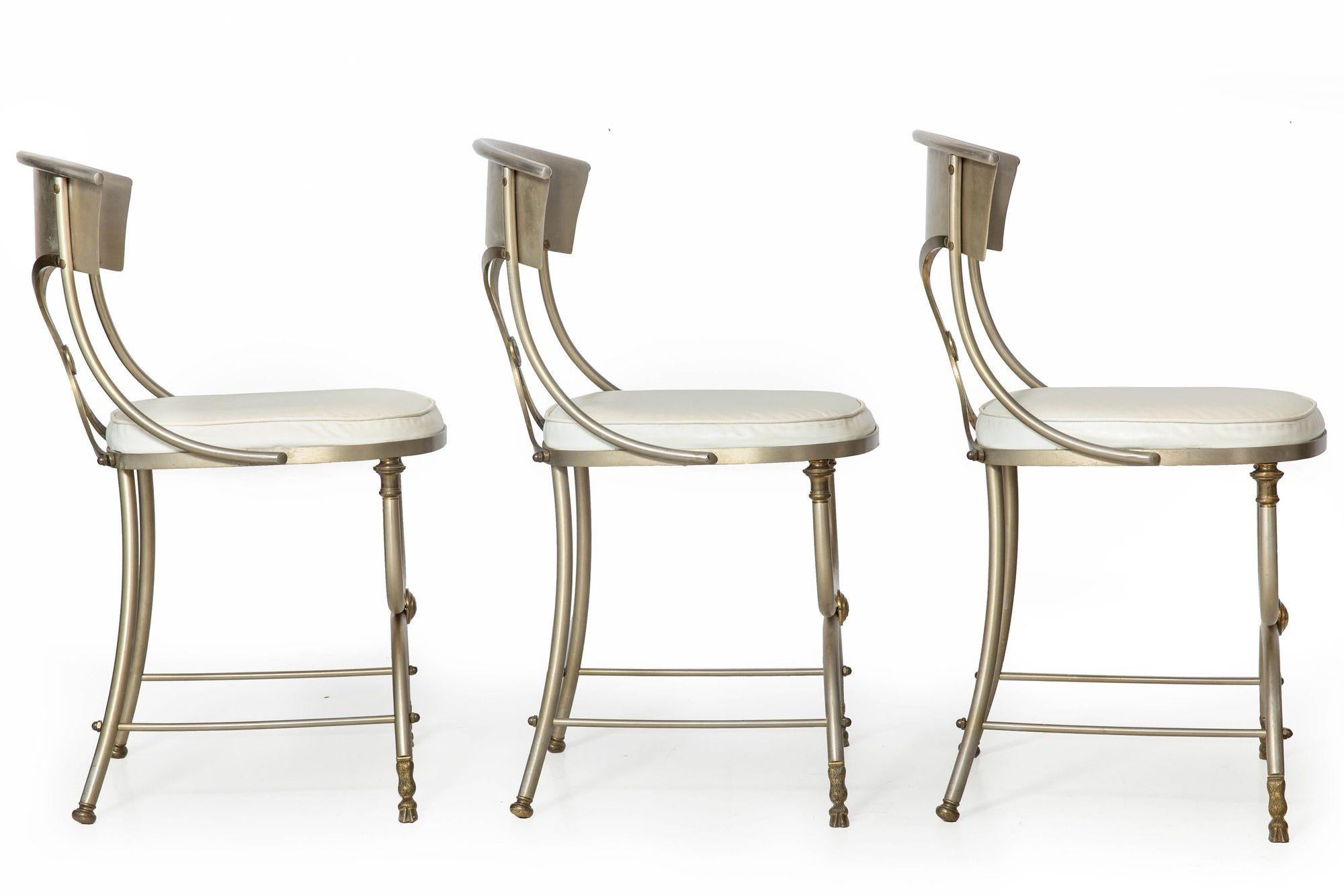 Brossé Ensemble de chaises de salle à manger en acier et laiton du milieu du siècle, probablement Maison Jansen en vente