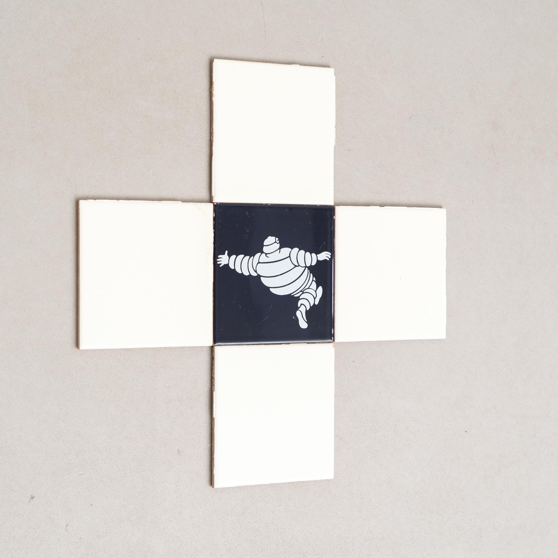 Espagnol Ensemble de tuiles vintage de Michelin Man, circa 1960 en vente