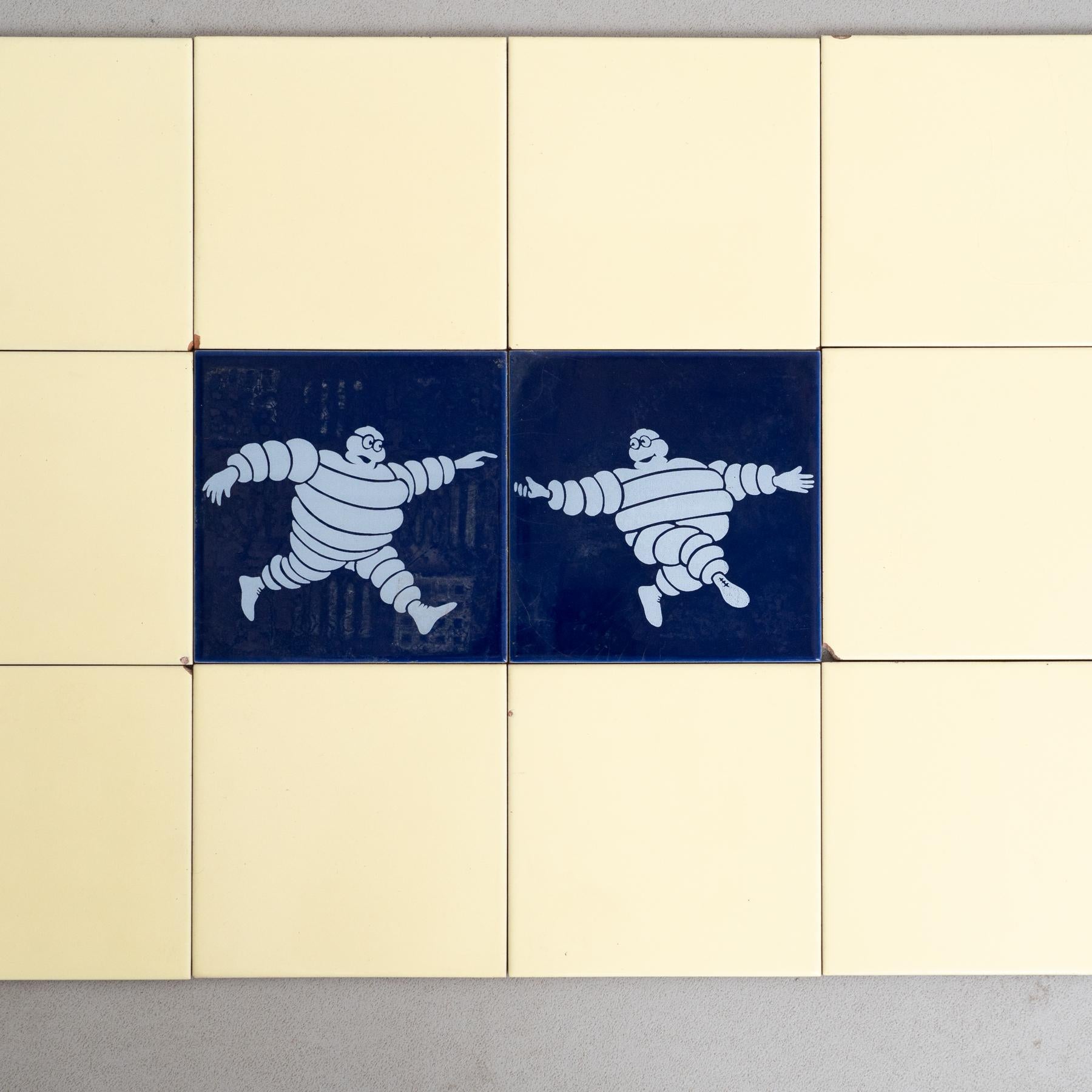 Espagnol Ensemble de tuiles vintage de Michelin Man, circa 1960 en vente