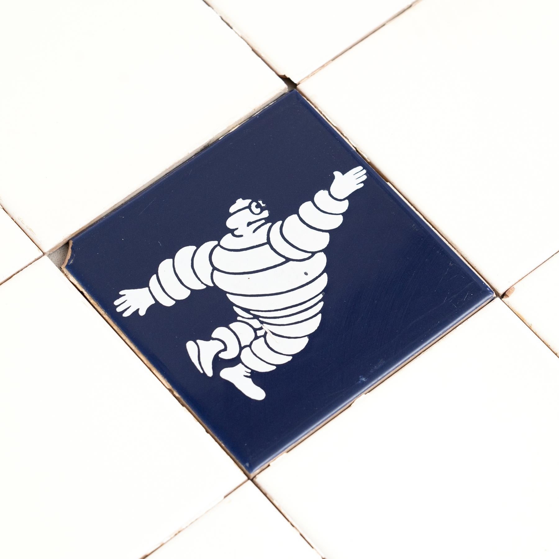 Ensemble de tuiles vintage de Michelin Man, circa 1960 Bon état - En vente à Barcelona, ES