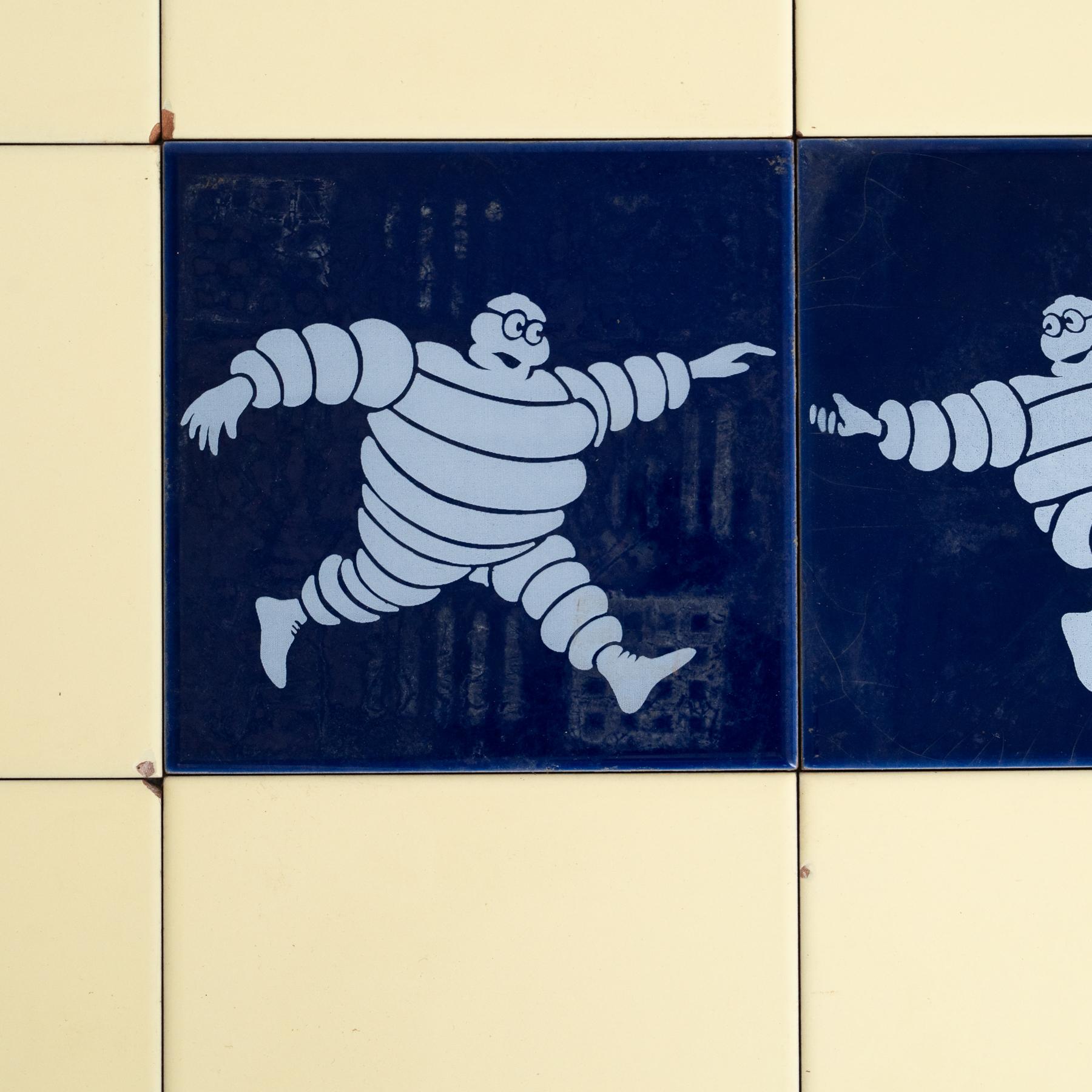 Ensemble de tuiles vintage de Michelin Man, circa 1960 Bon état - En vente à Barcelona, ES