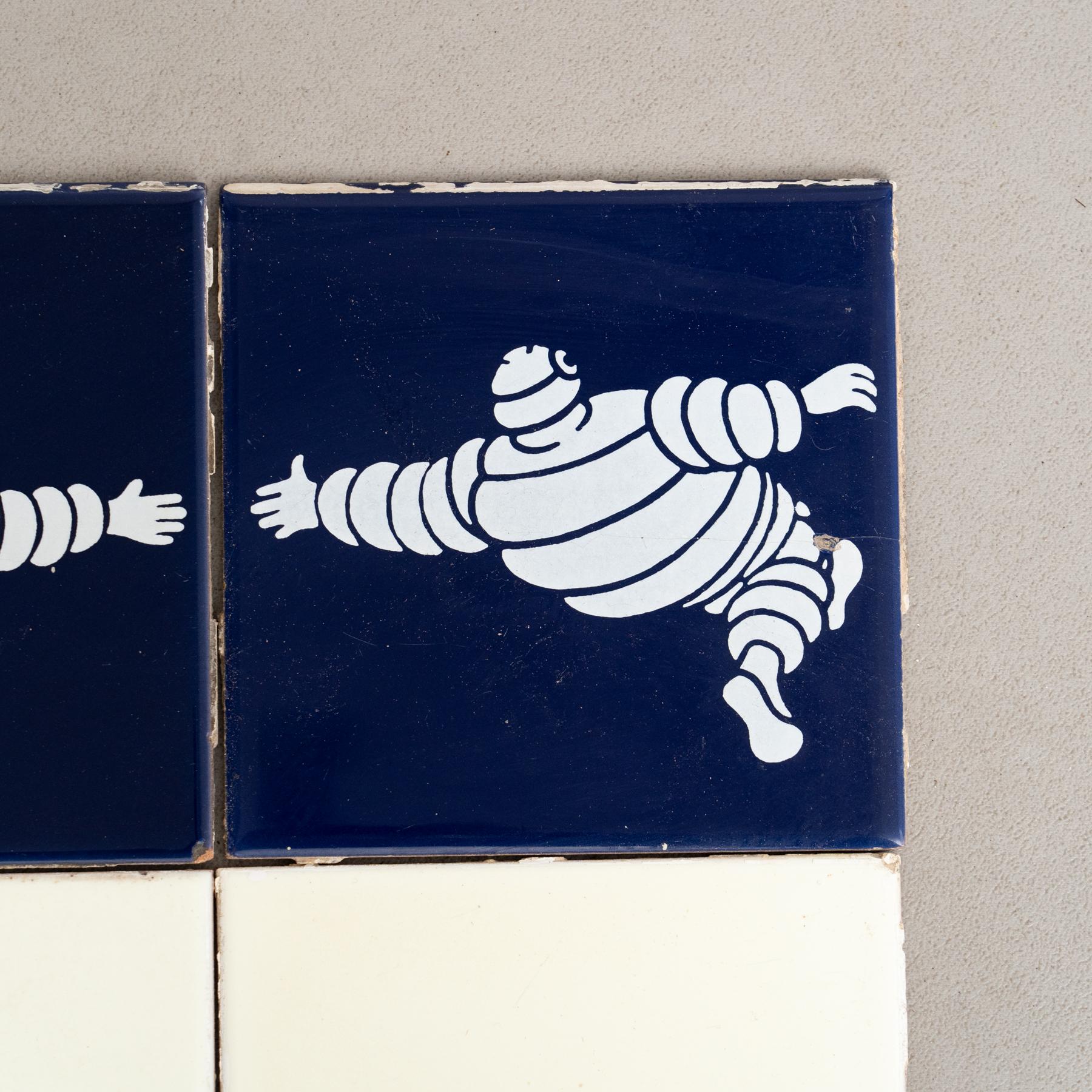Milieu du XXe siècle Ensemble de tuiles vintage de Michelin Man, circa 1960 en vente