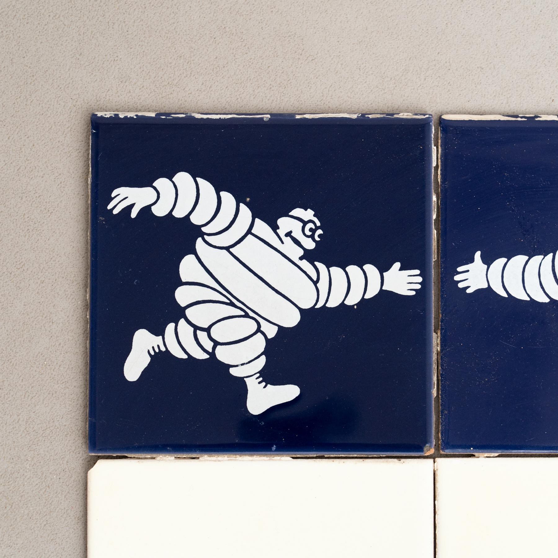 Céramique Ensemble de tuiles vintage de Michelin Man, circa 1960 en vente