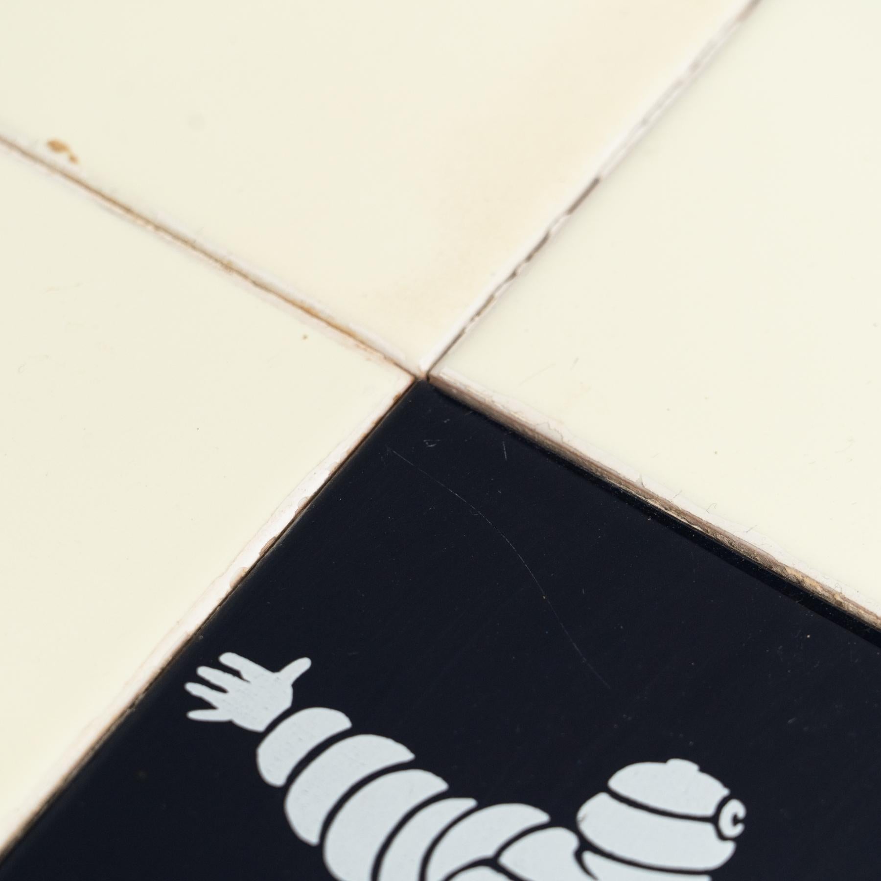 Ensemble de tuiles vintage de Michelin Man, circa 1960 en vente 1