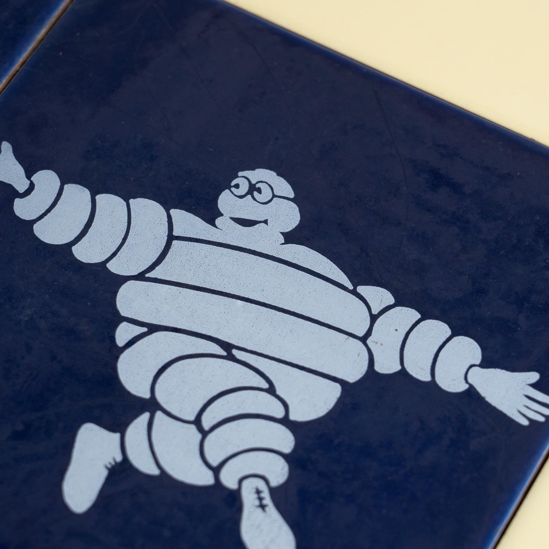 Ensemble de tuiles vintage de Michelin Man, circa 1960 en vente 1