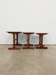 Set di tavolini vintage in teak della metà del secolo scorso di G-Plan