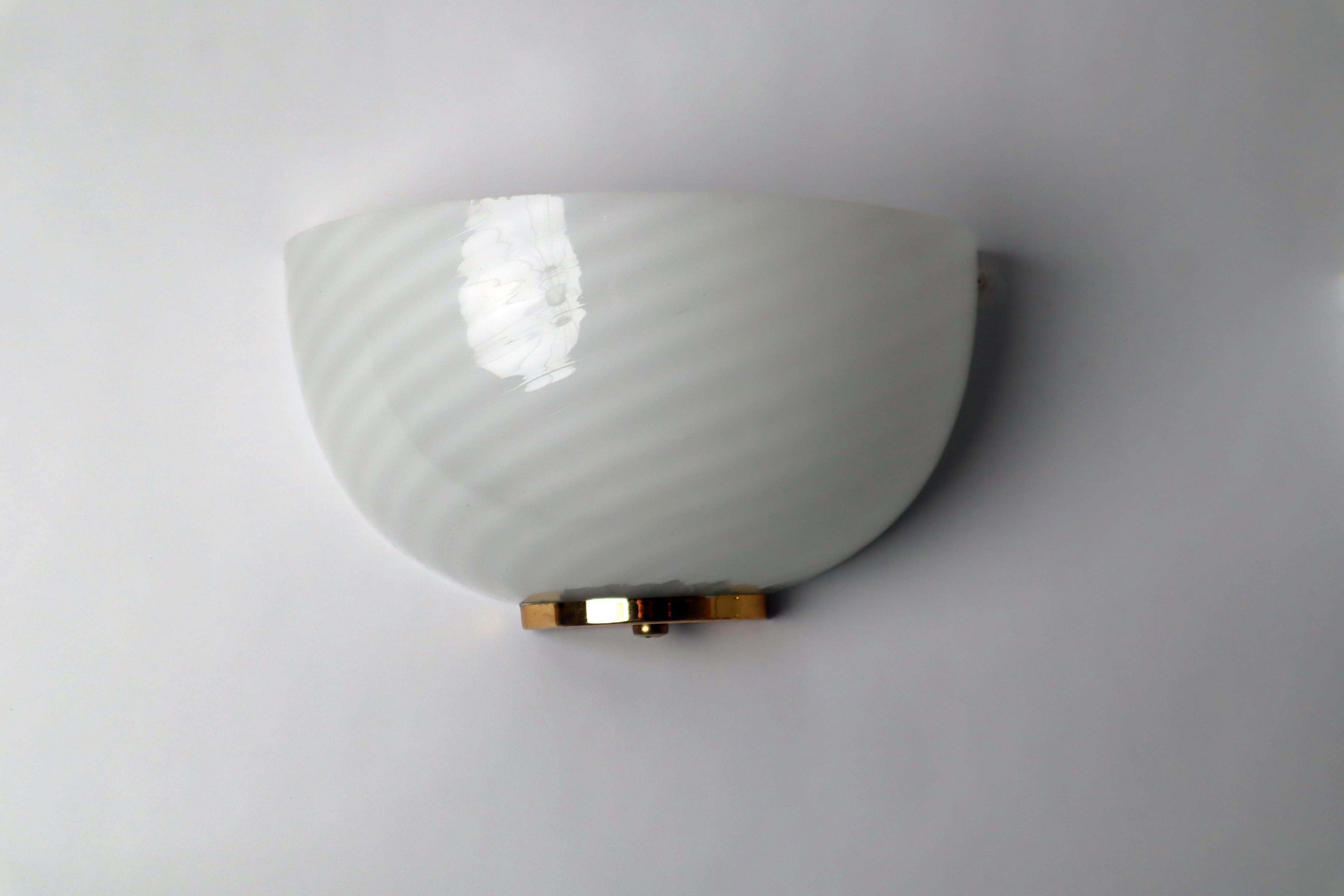 Satz weißer Murano-Wandleuchten im Vintage-Stil, Italien 1980er Jahre im Angebot 3