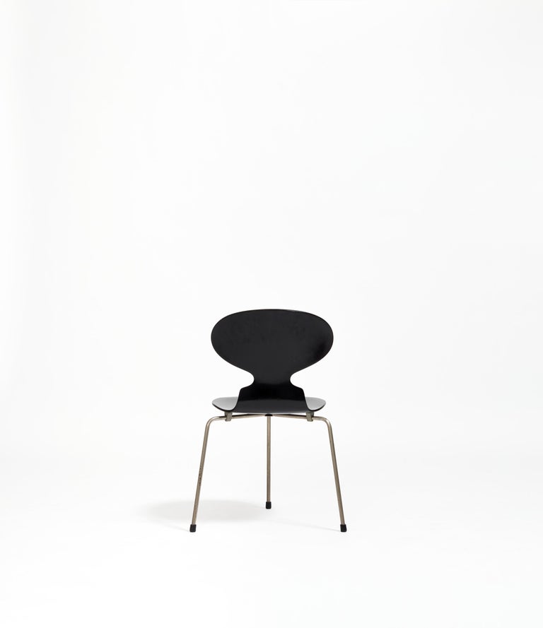 European Set of Vintage Original Ant Chairs by Arne Jacobsen for Fritz Hansen For Sale