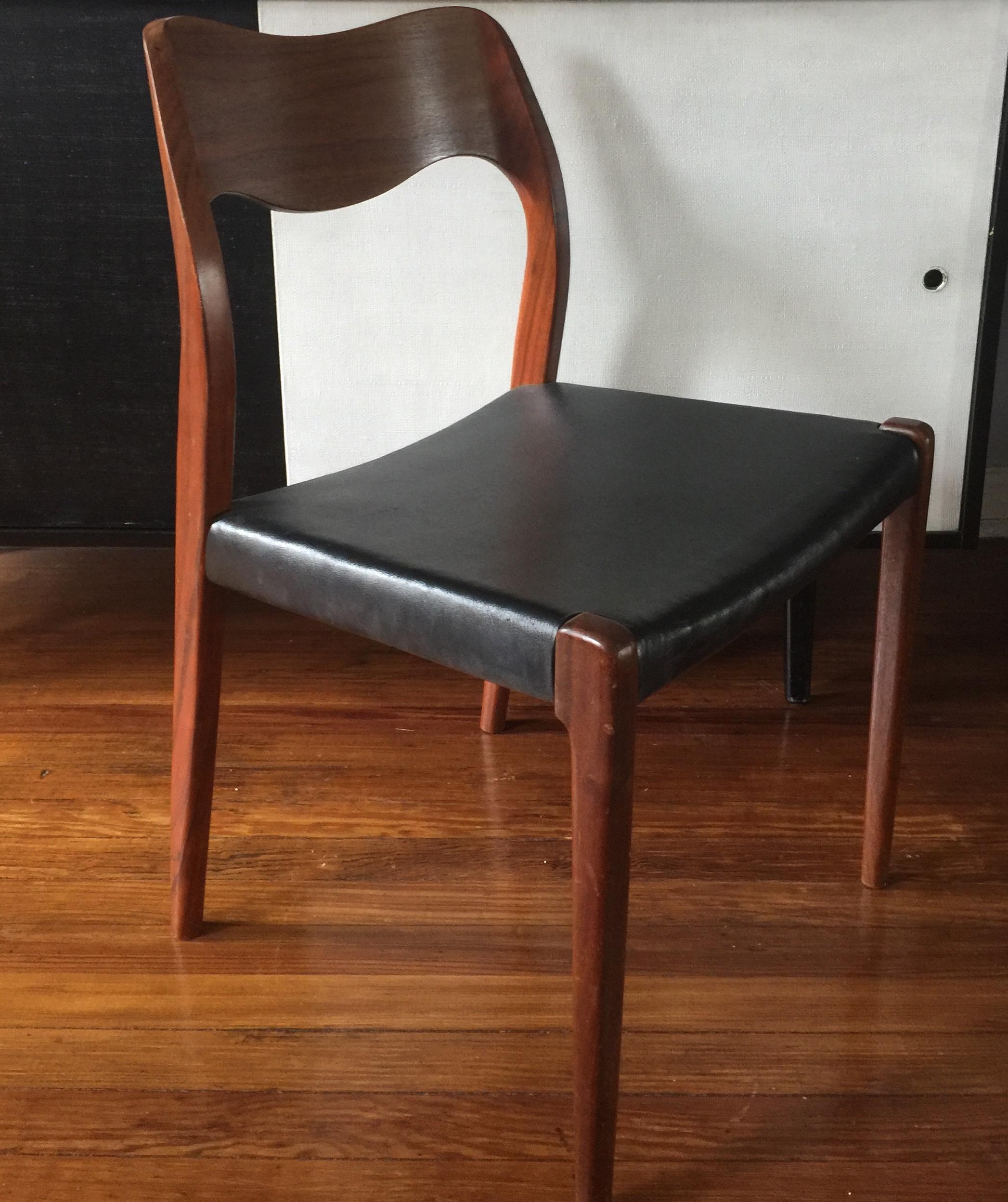 Ensemble de chaises de salle à manger vintage en teck par Moller 1