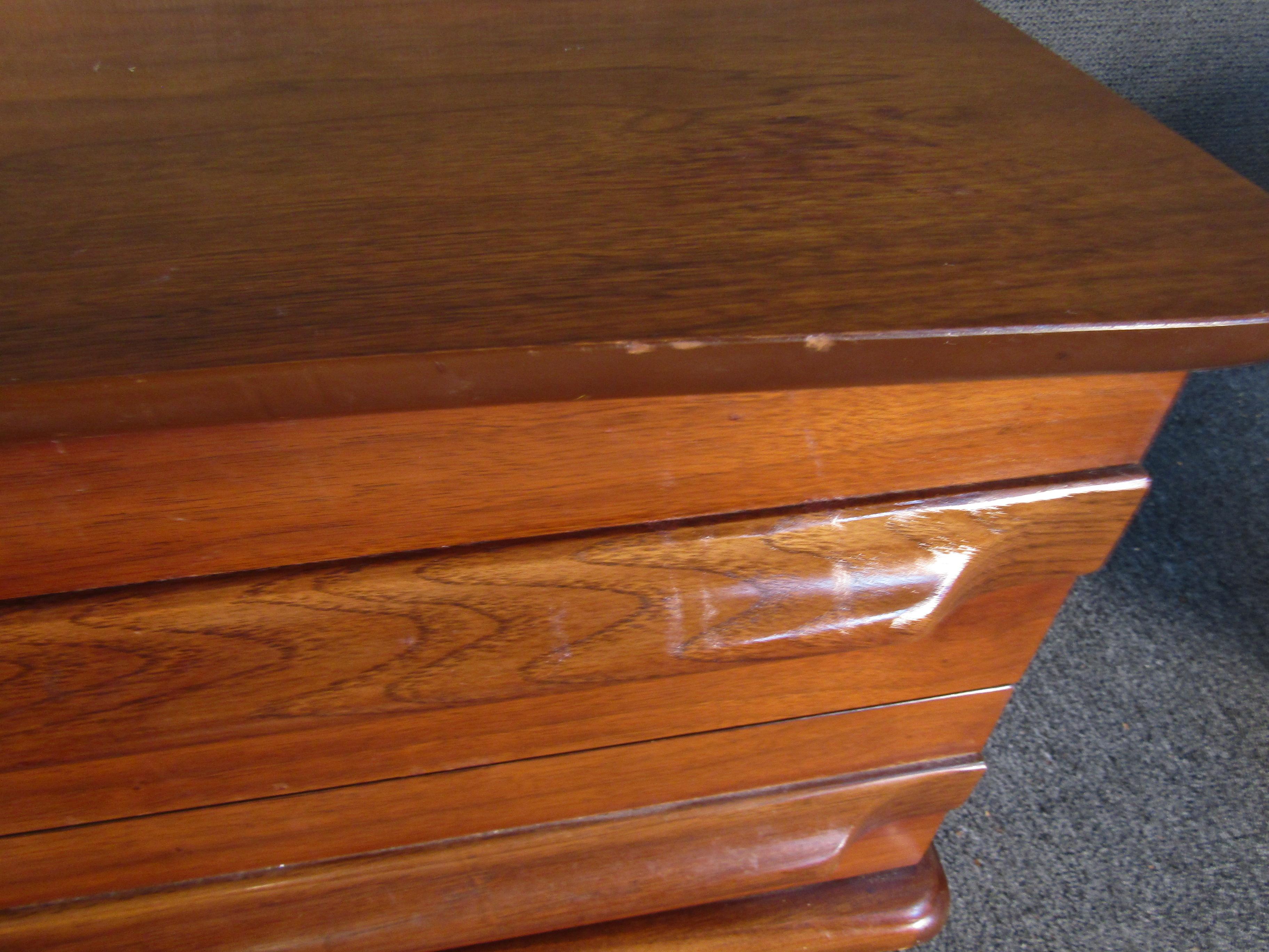 Set of Vintage Walnut Nightstands For Sale 1