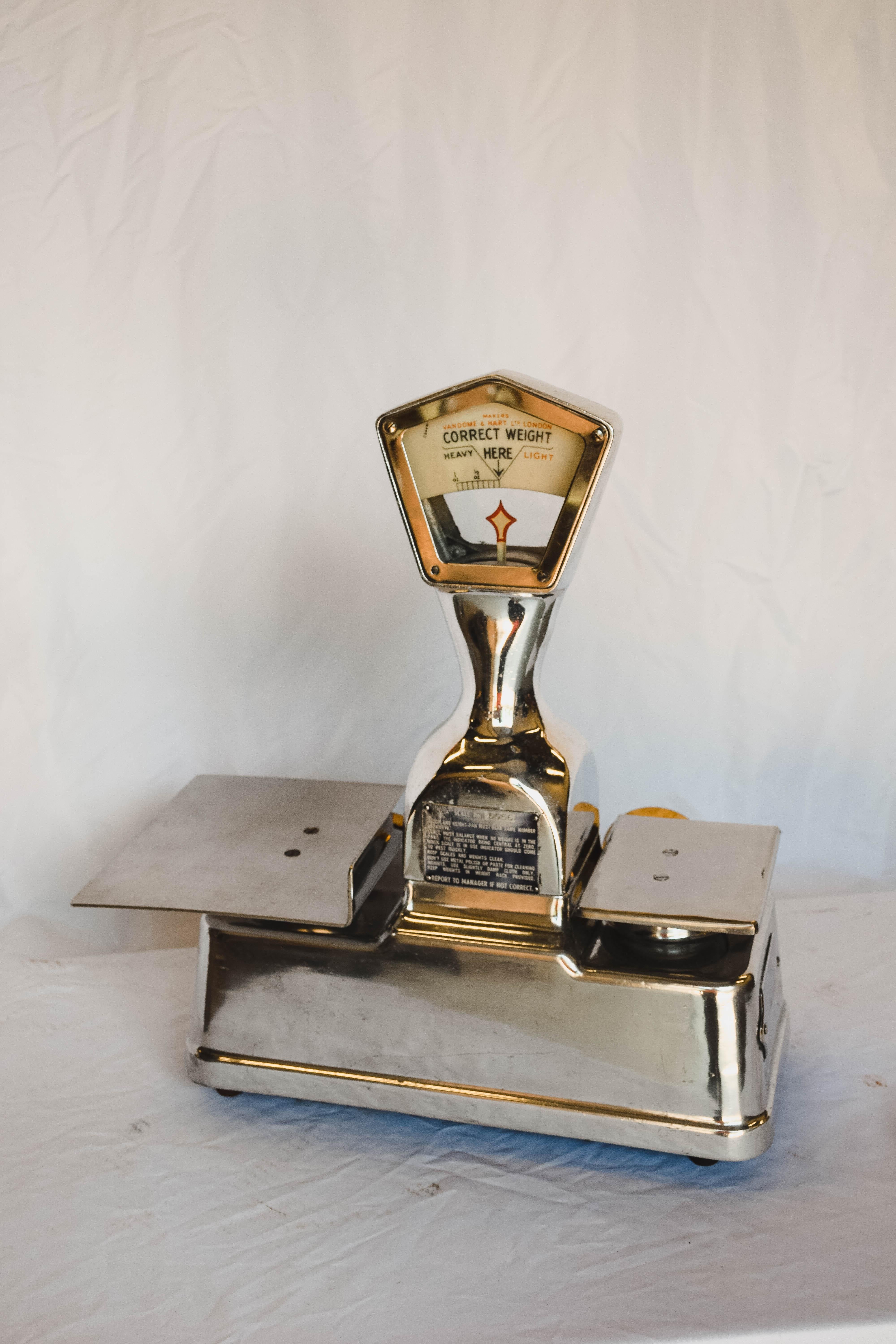 Set of Vintage Weighing Scales Made by Vandome & Hart Ltd 3
