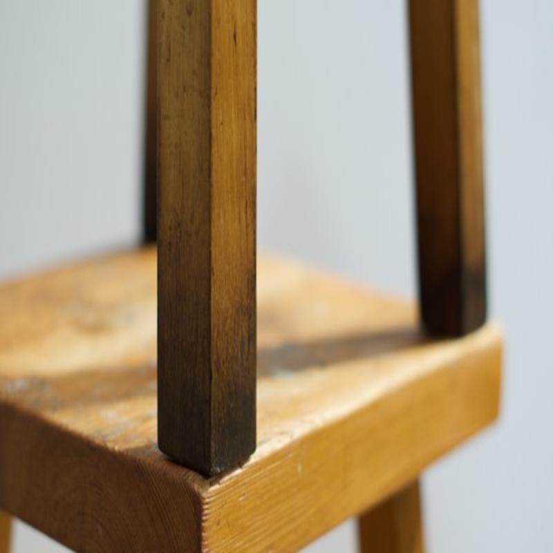 Ensemble de tabourets en bois Vintage par Charlotte Perriand pour Les Arcs, 1960s en vente 10