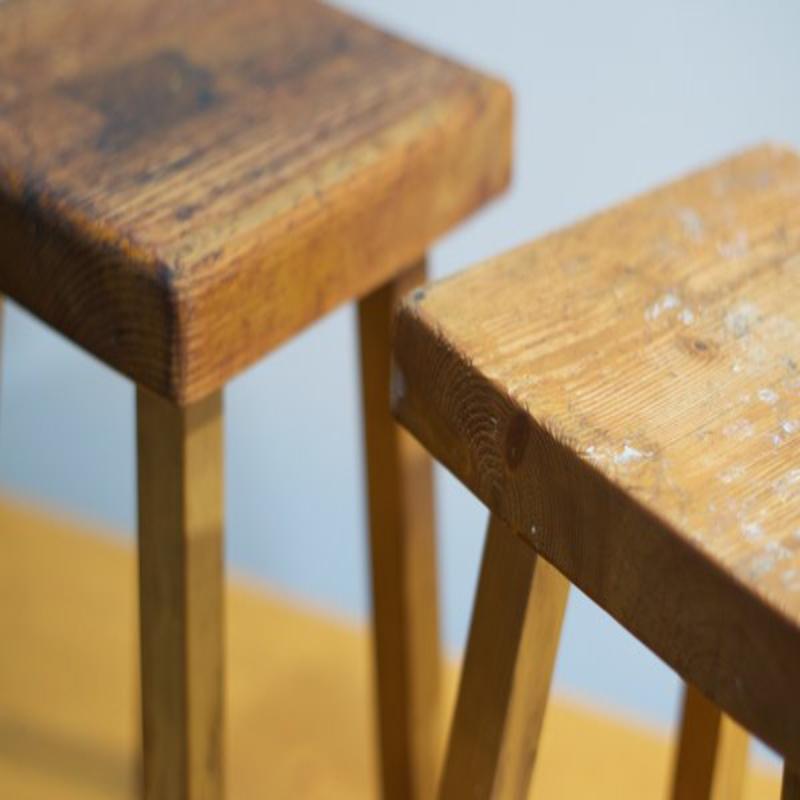 20ième siècle Ensemble de tabourets en bois Vintage par Charlotte Perriand pour Les Arcs, 1960s en vente