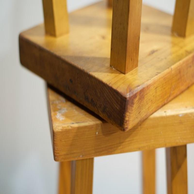 Ensemble de tabourets en bois Vintage par Charlotte Perriand pour Les Arcs, 1960s en vente 3