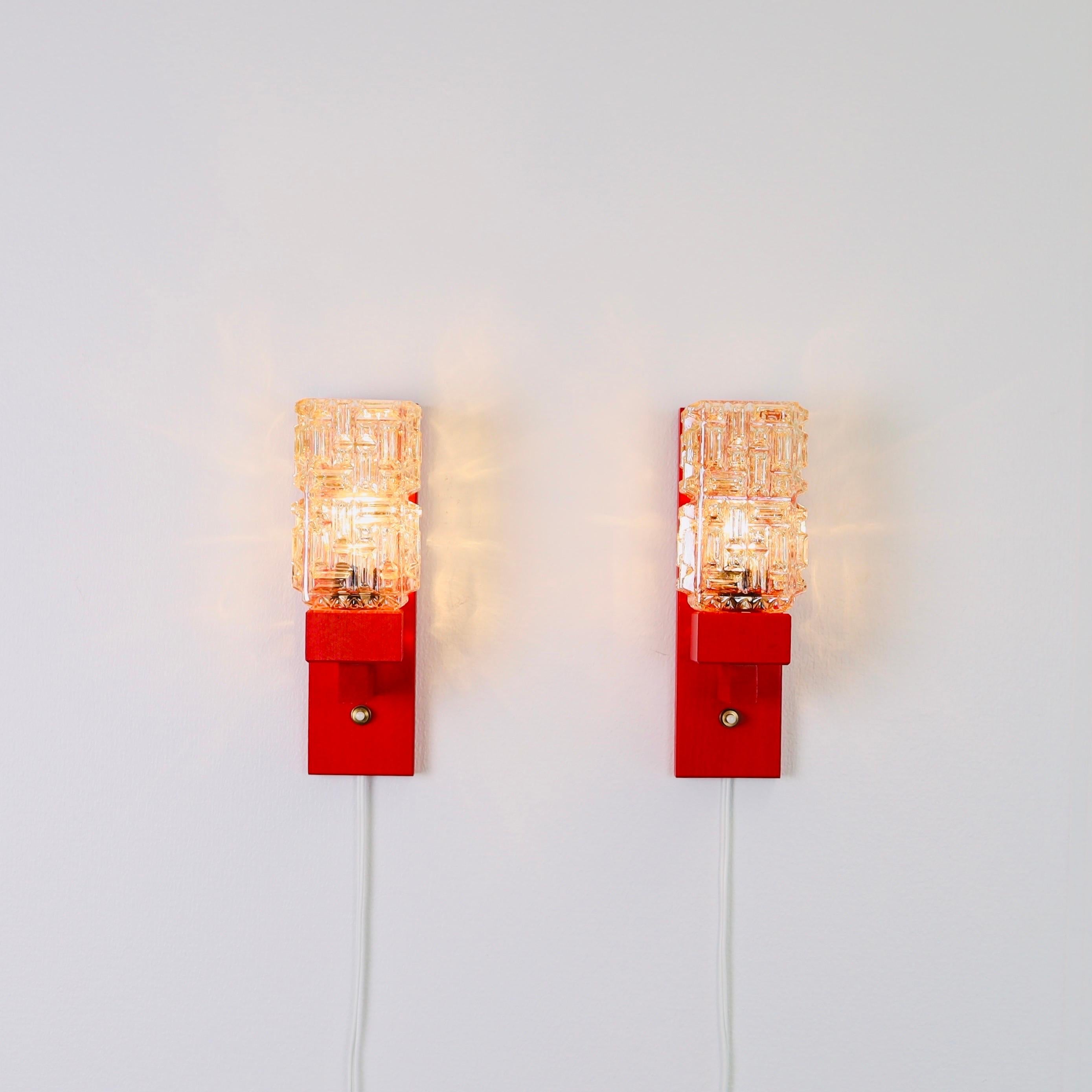 Set of 'Vitrika' Wall Lamps in Red stained wood & Amber Glass, Denmark, 1970s For Sale 1
