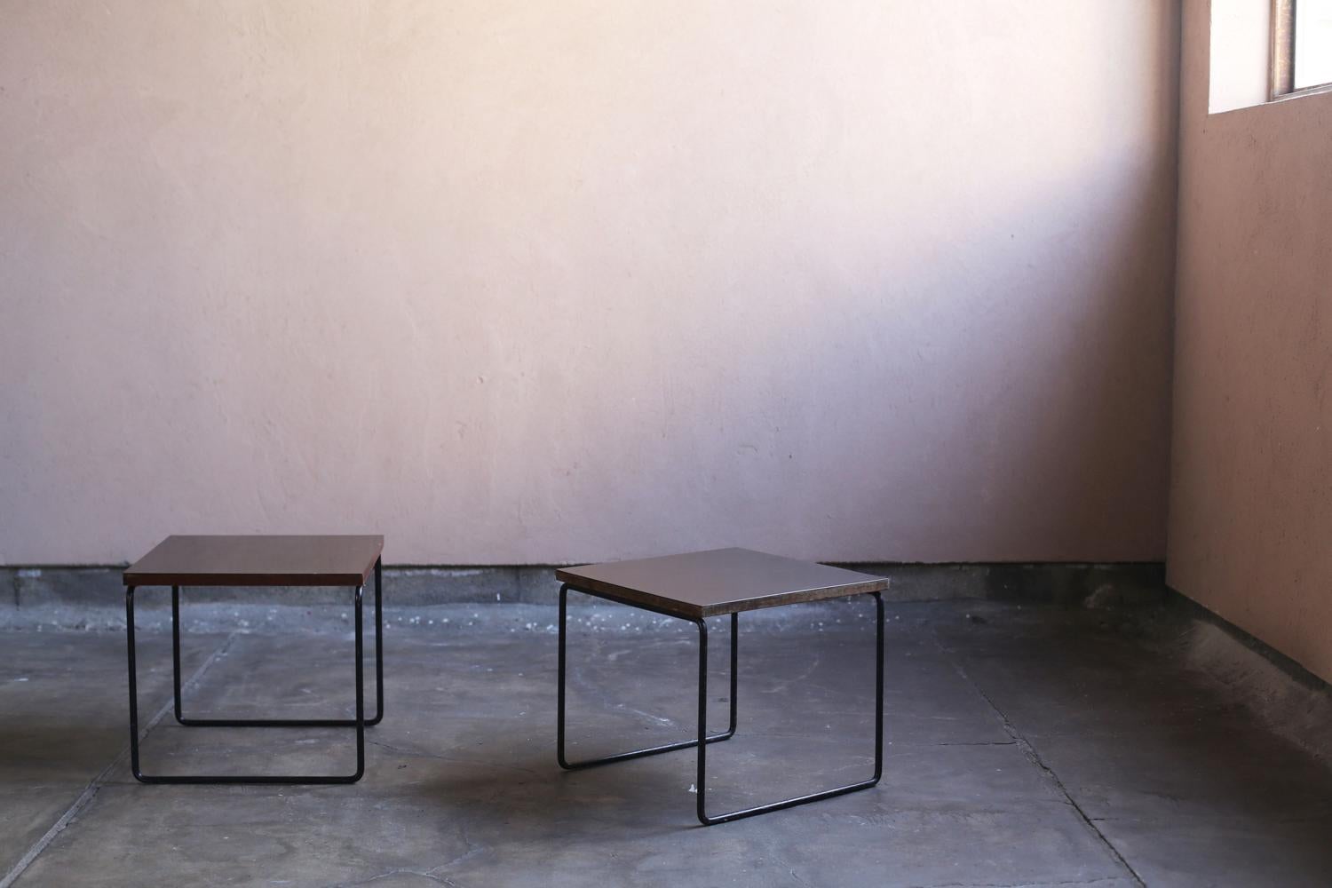Mid-Century Modern Set of ‘VOLANTE’ Side Tables for Steiner by Pierre Guariche For Sale