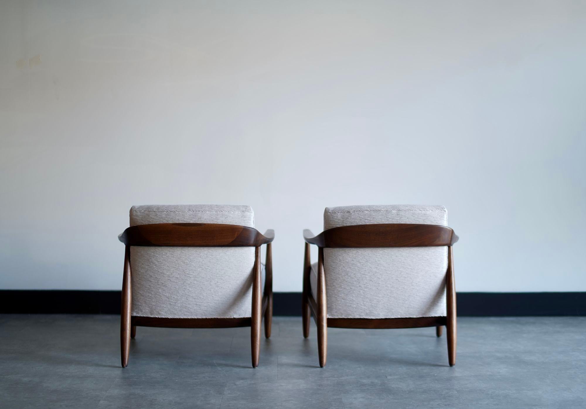 XX secolo Set of Walnut Lounge Chairs by Erwin Lambeth, C. 1950s in vendita