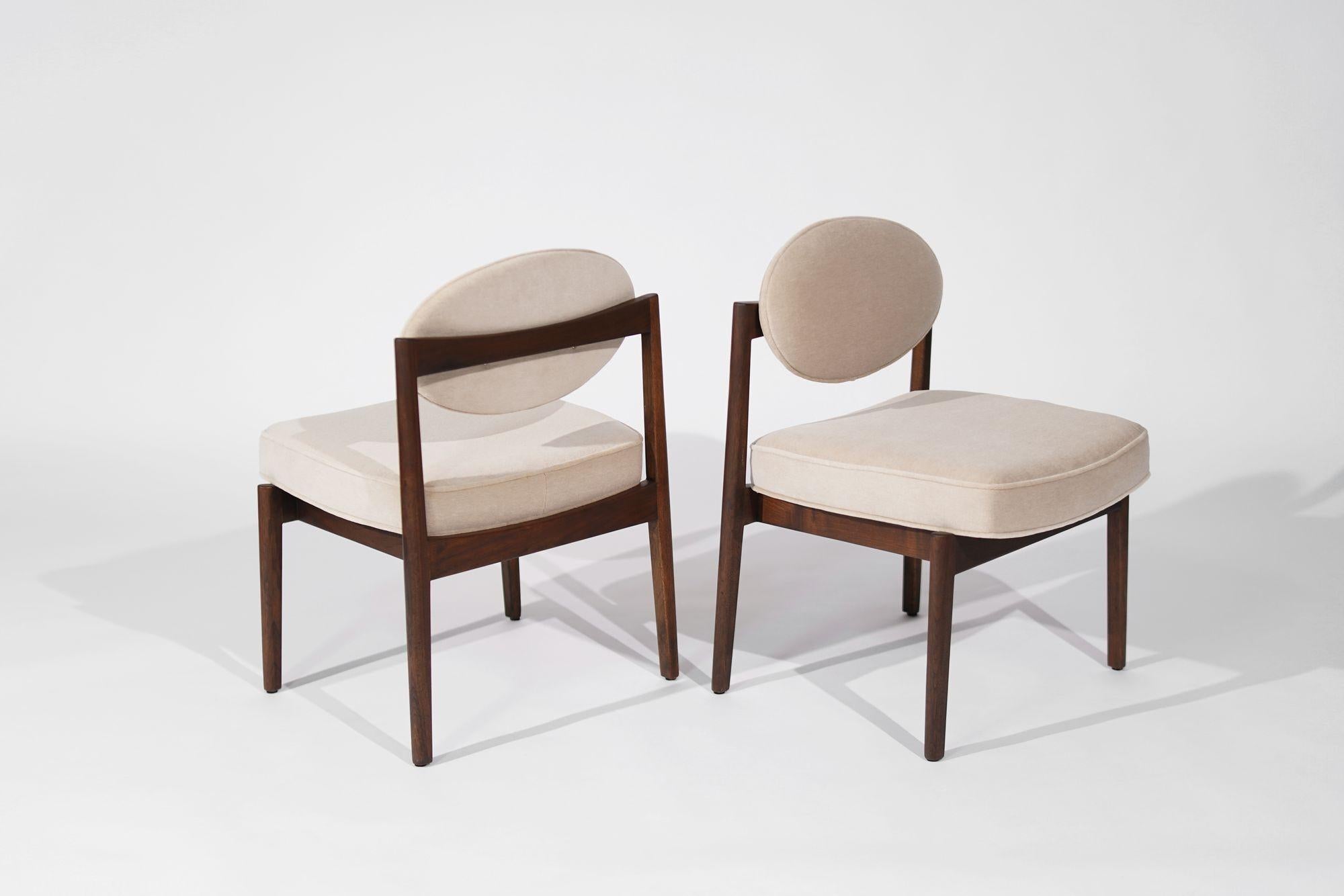 20th Century Set of Walnut Side Chairs by Jens Risom in Natural Mohair, C. 1950s For Sale