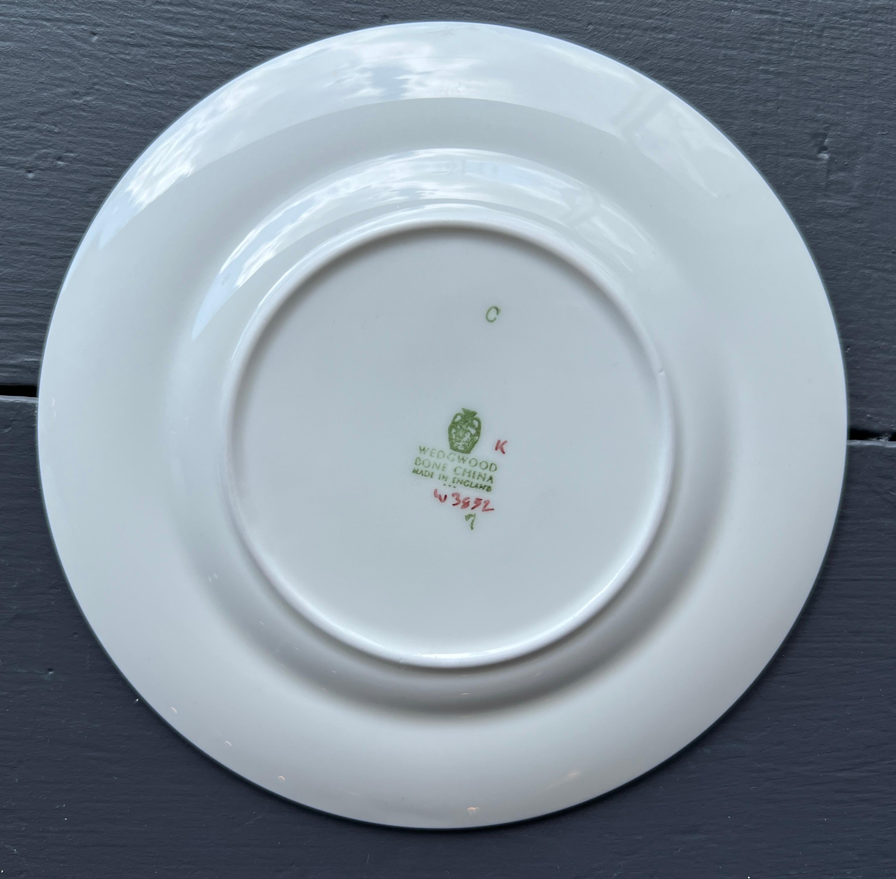 Set of Wedgewood Bone China - Pattern: Gold Leaf Ivy Circa 1970 6