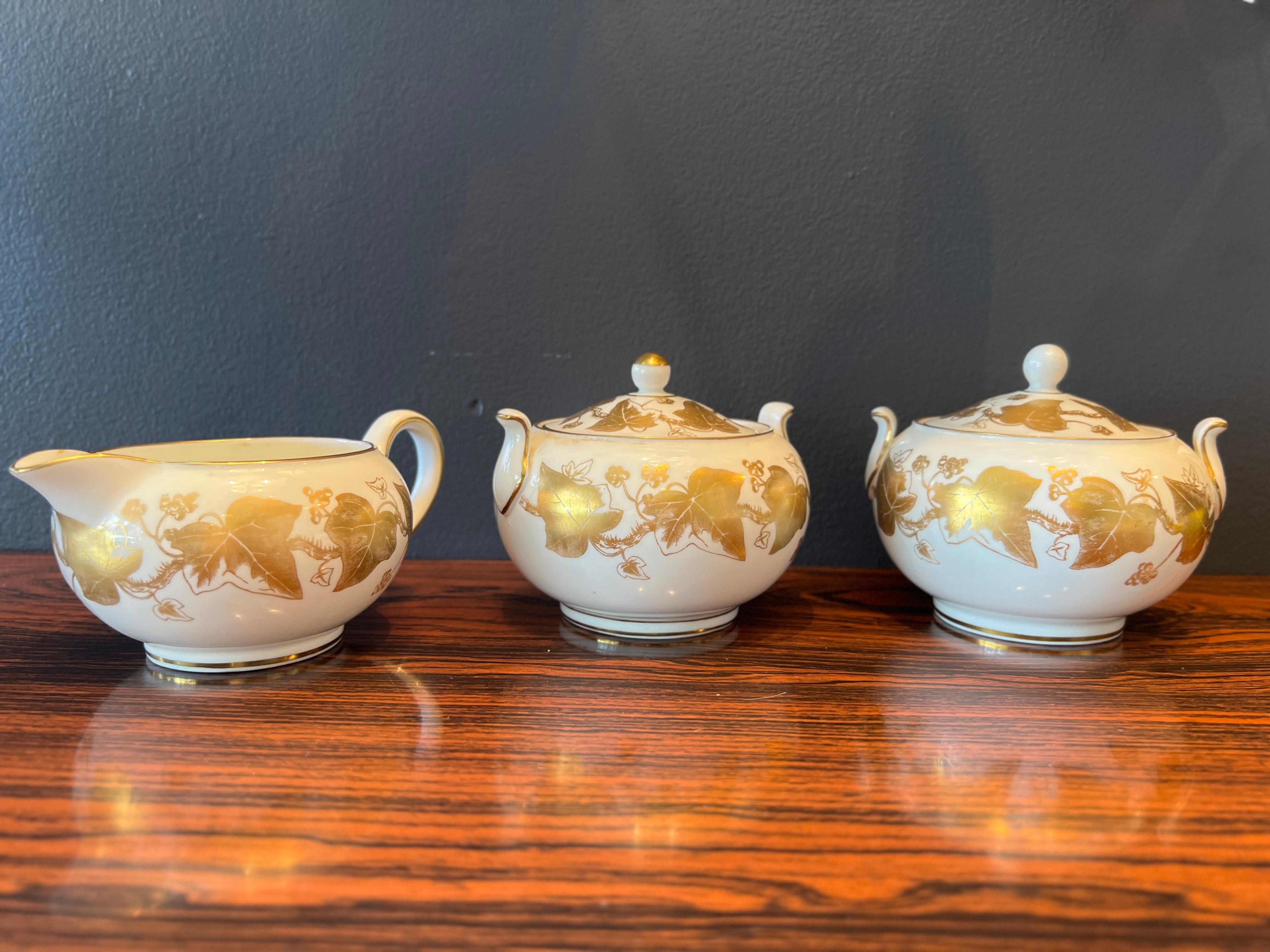 Set of Wedgewood Bone China - Pattern: Gold Leaf Ivy Circa 1970 8