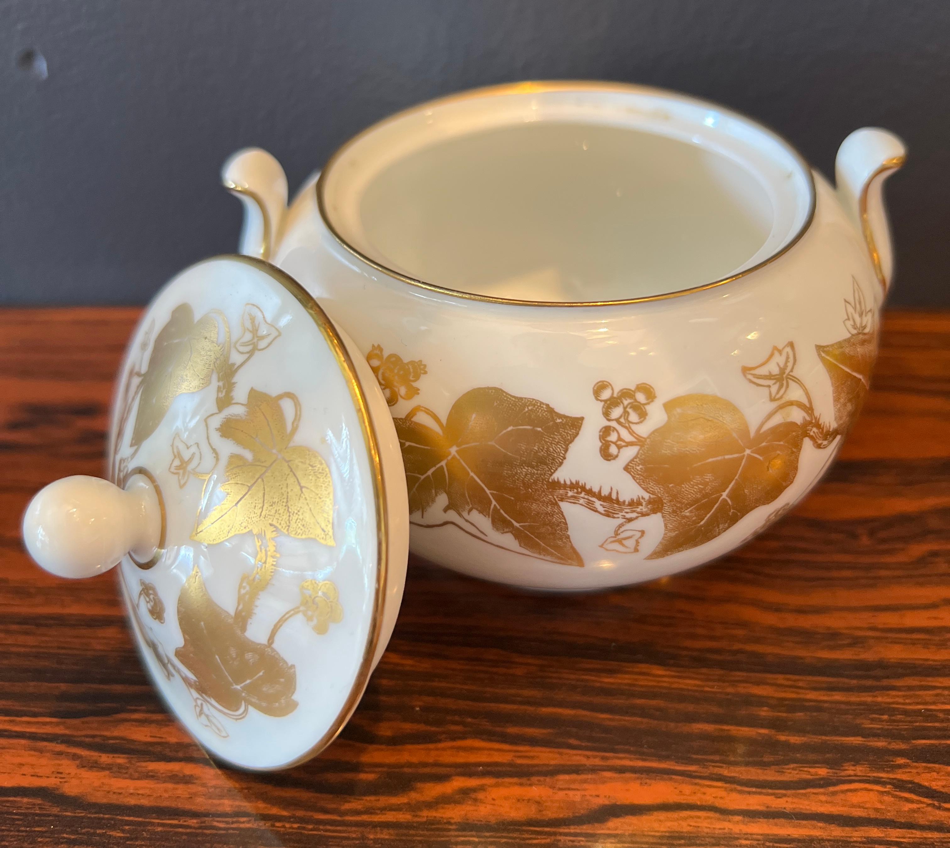 Set of Wedgewood Bone China - Pattern: Gold Leaf Ivy Circa 1970 11