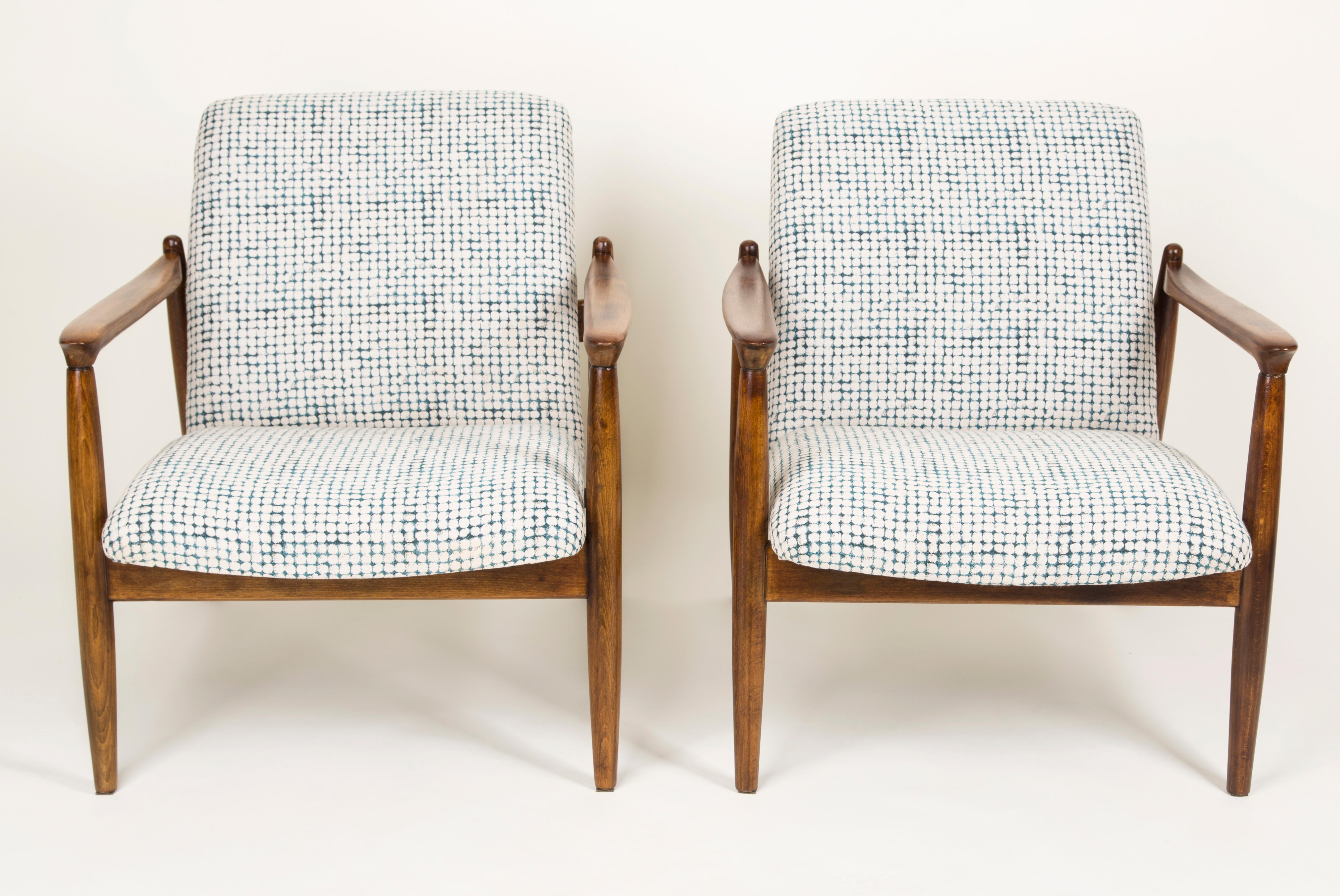 Mid-Century Modern Set of White and Aqua Vintage Armchairs and Stools, Edmund Homa, 1960s For Sale