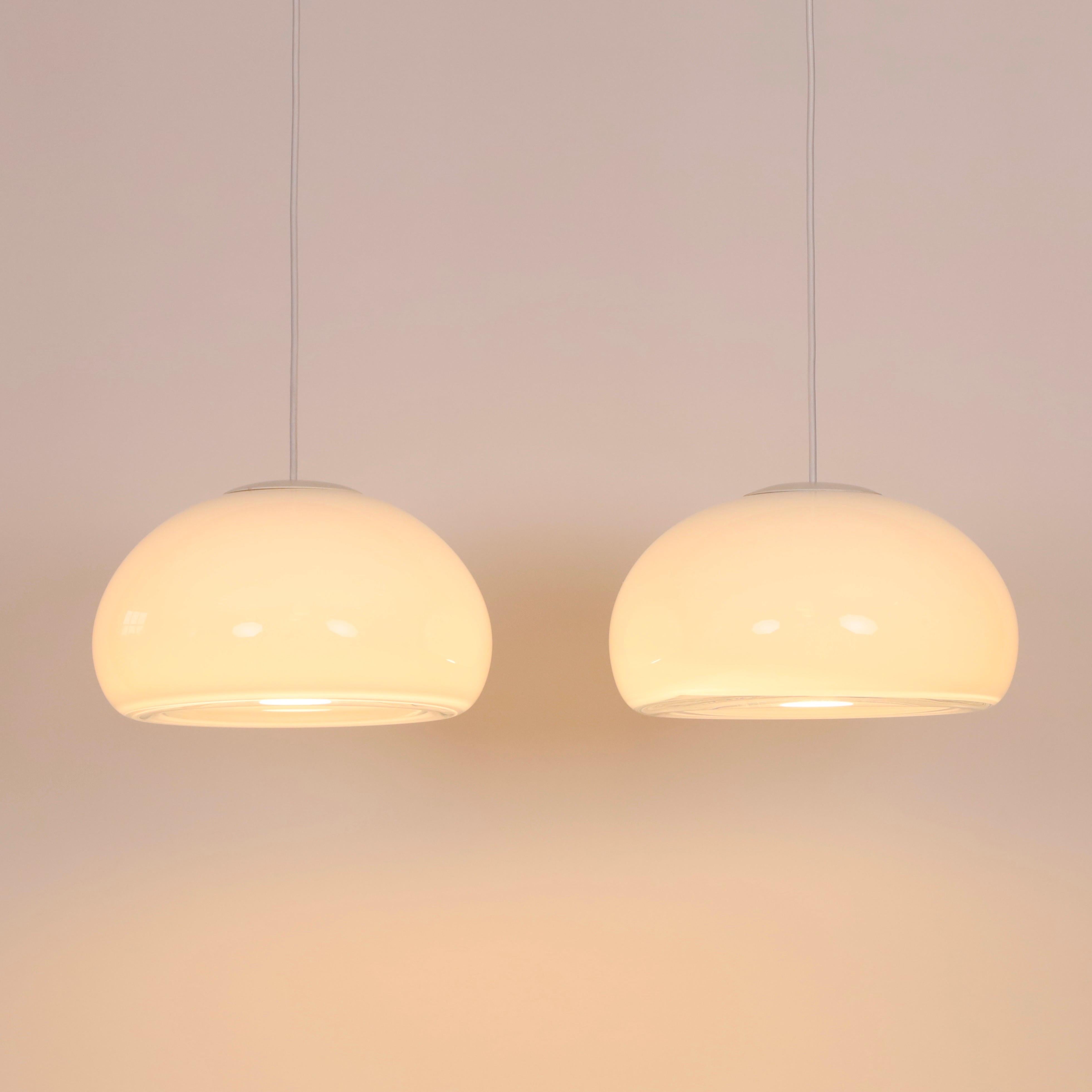 Ensemble de lampes suspendues en verre blanc par Per Lütken pour Holmegaard, années 1980, Danemark en vente 7