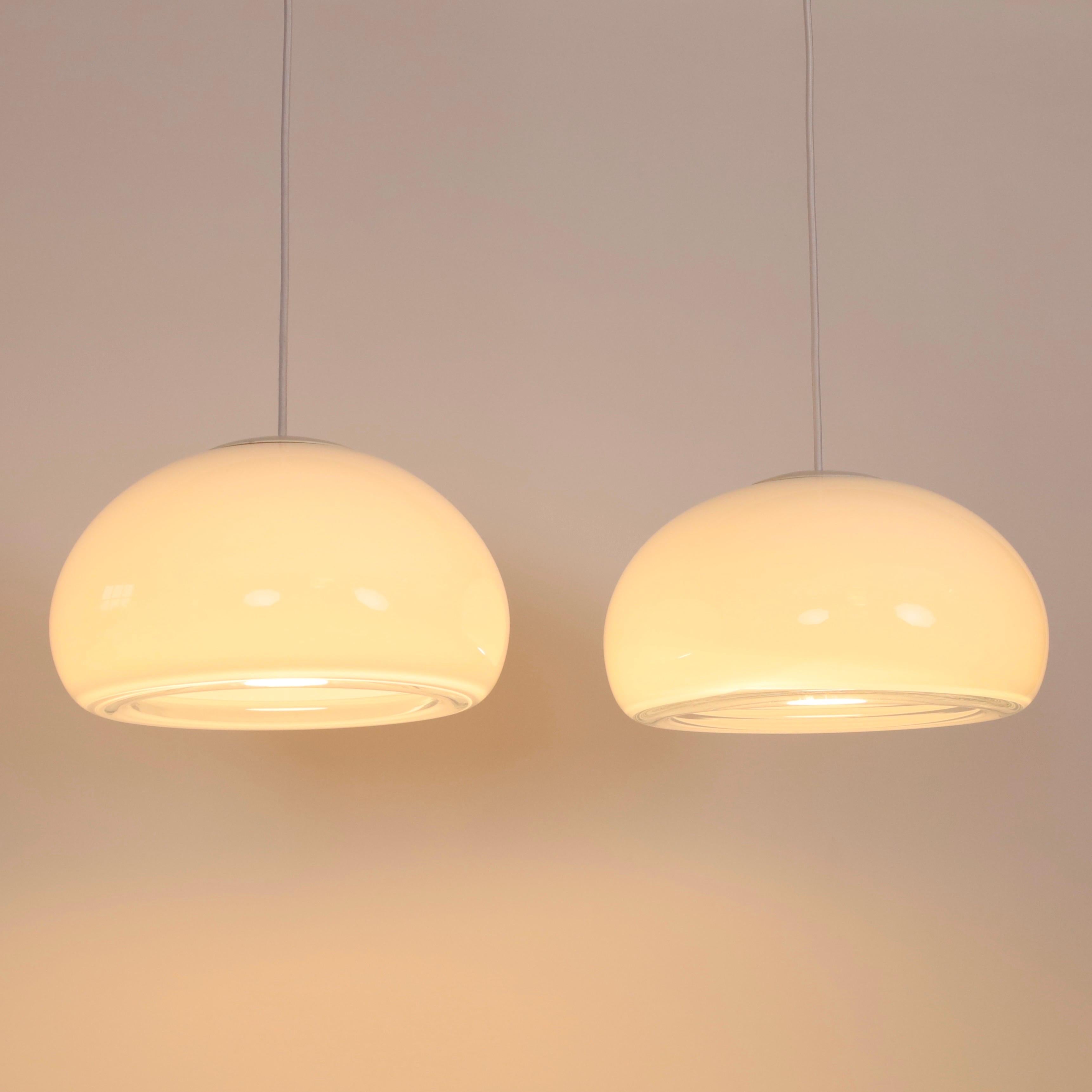 Fin du 20e siècle Ensemble de lampes suspendues en verre blanc par Per Lütken pour Holmegaard, années 1980, Danemark en vente
