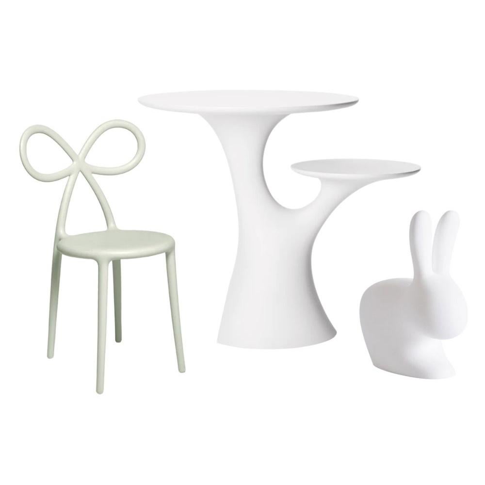 Set aus weißem Kaninchenstuhl und Tisch mit weißem Bandstuhl, Made in Italy