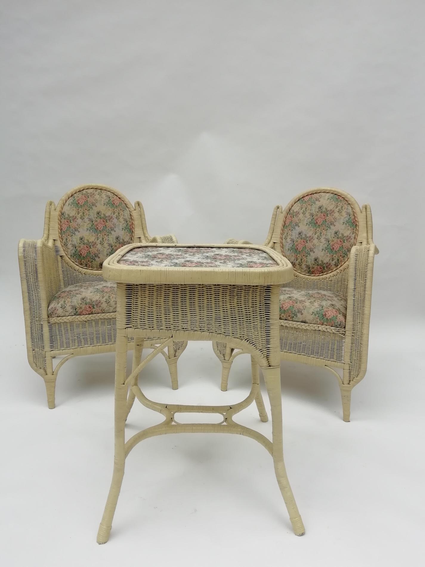 Set of white rattan seats by Costanzo Luciano
Italy, Catania
Rattan
Bears a stamp of the Costanzo Luciano firm in Catania
circa 1920

Set in white dyed rattan with seats, tray and backrests upholstered with fabric, made by the Italian firm