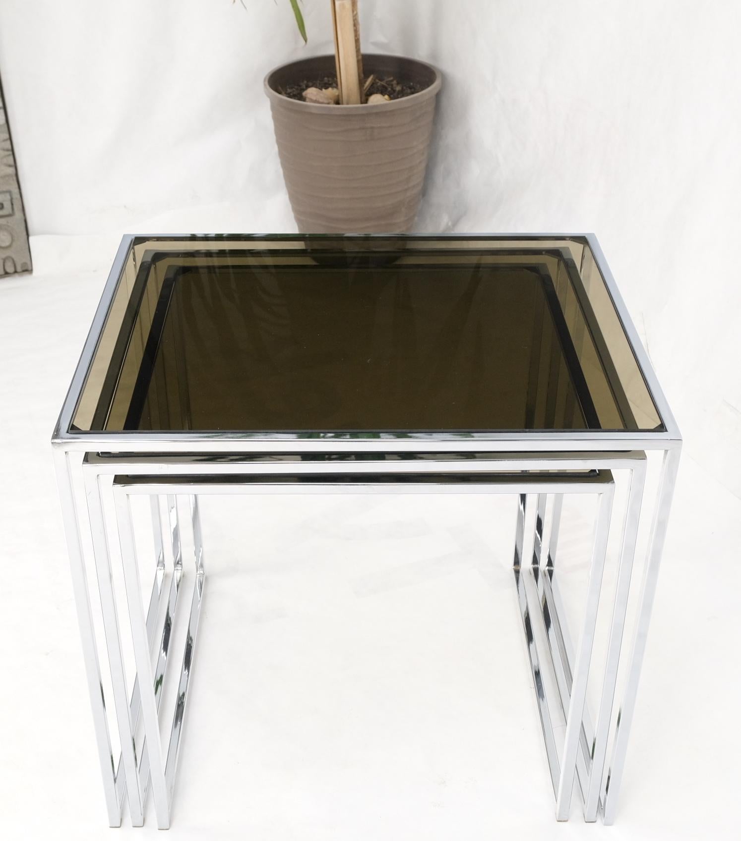 Set of Wide Rectangle Shape Chrome & Smoked Glass Nesting End Side Tables For Sale 4