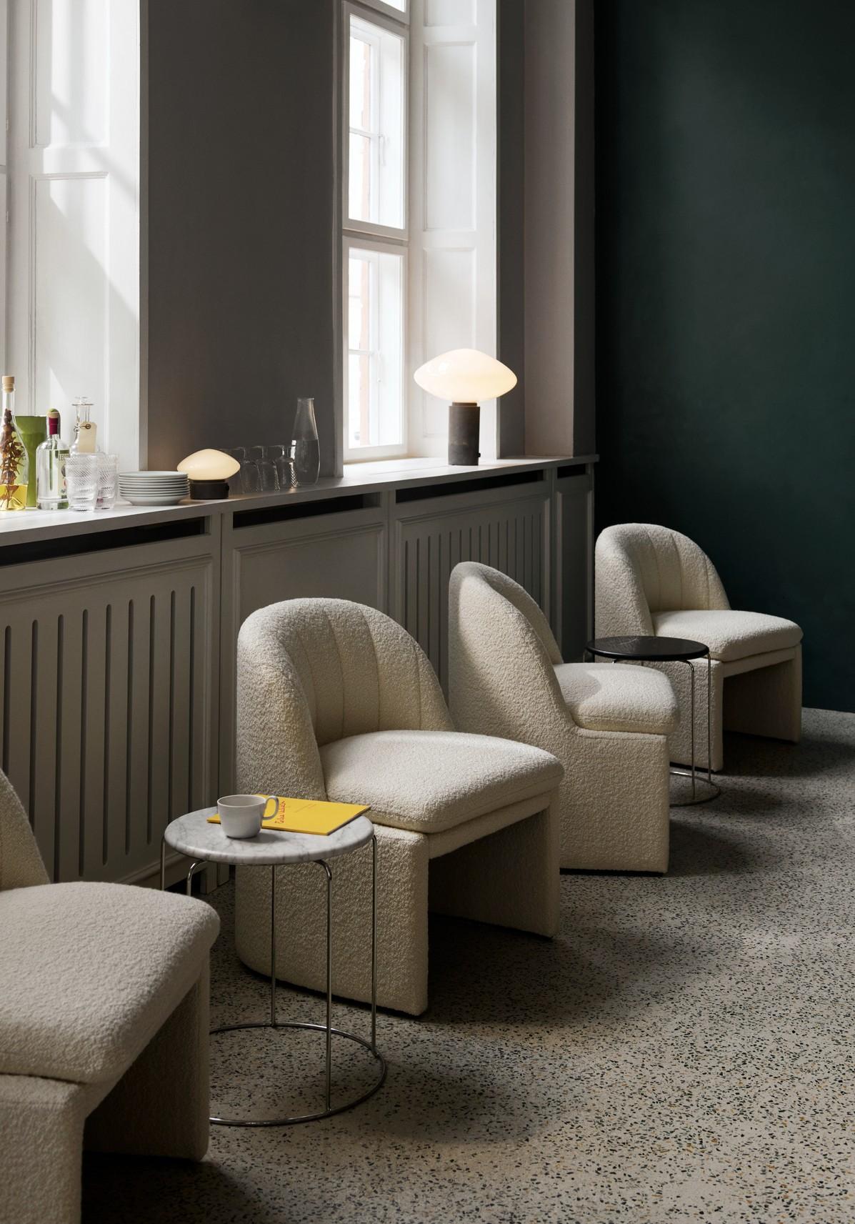 Scandinavian Modern Set of Wire Stools in Mirror Polished Steel & 2 Marble Top Variants, Black/White For Sale